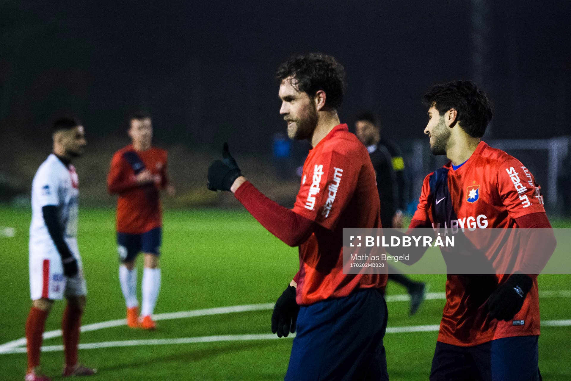 Örgrytes Johan Elmander jublar