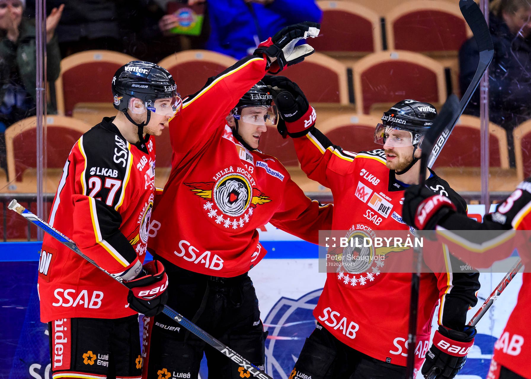 Luleås Bill Sweatt (m) jublar