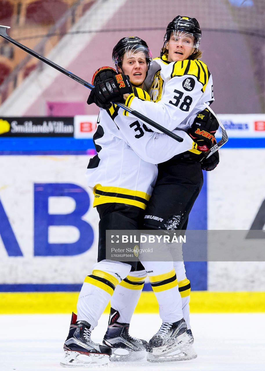 Brynäs Linus Ölund (v) jublar