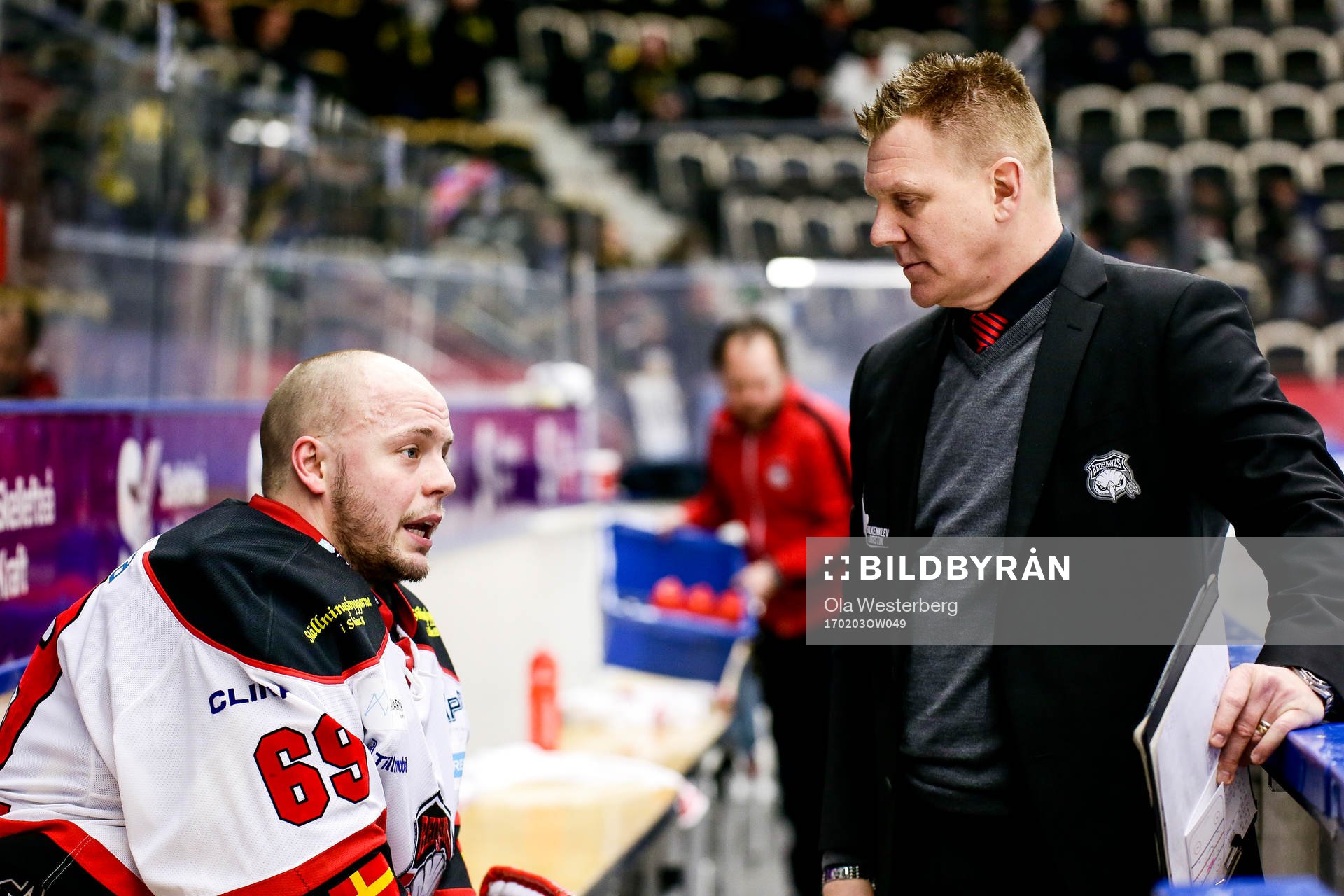 Malmö Redhawks målvakt Oscar Alsenfelt och assisterande