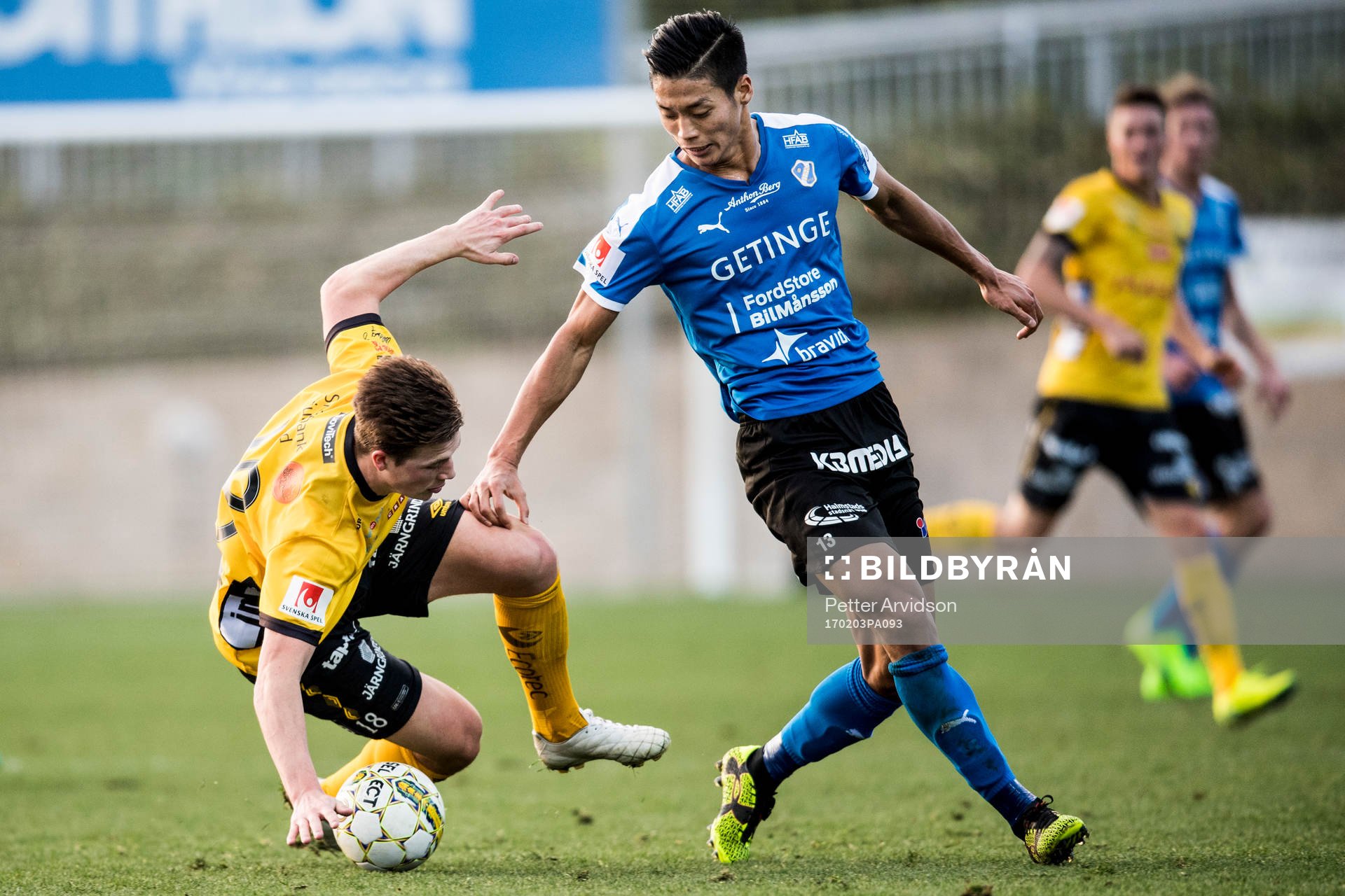 Elfsborgs Simon Olsson halkar