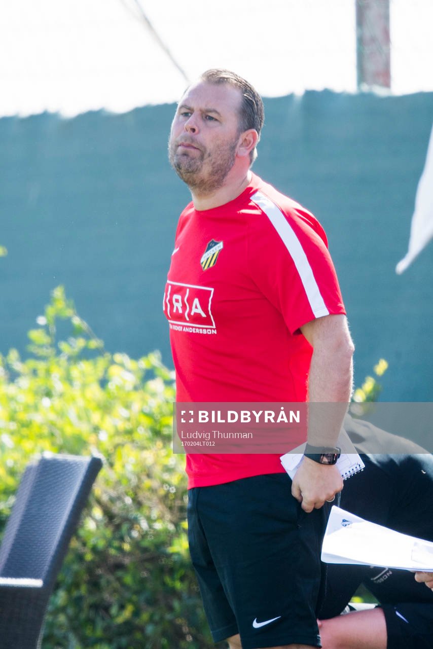 Häckens tränare Mikael Stahre under fotbollsmatchen mellan Häcken och Molde i Dubai International Cup den 4 februari 2017 i Dubai.