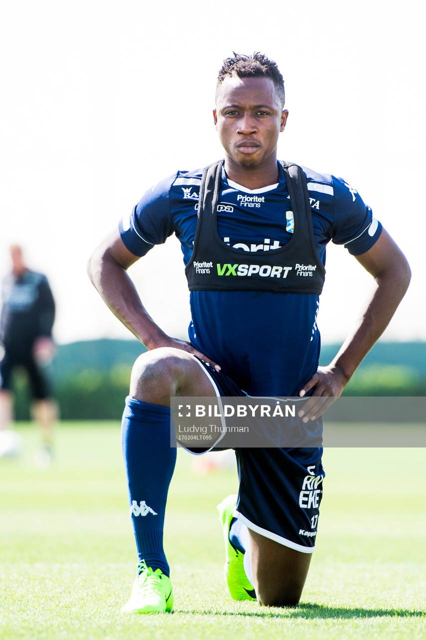 IFK Göteborgs Prosper Kasim stretchar