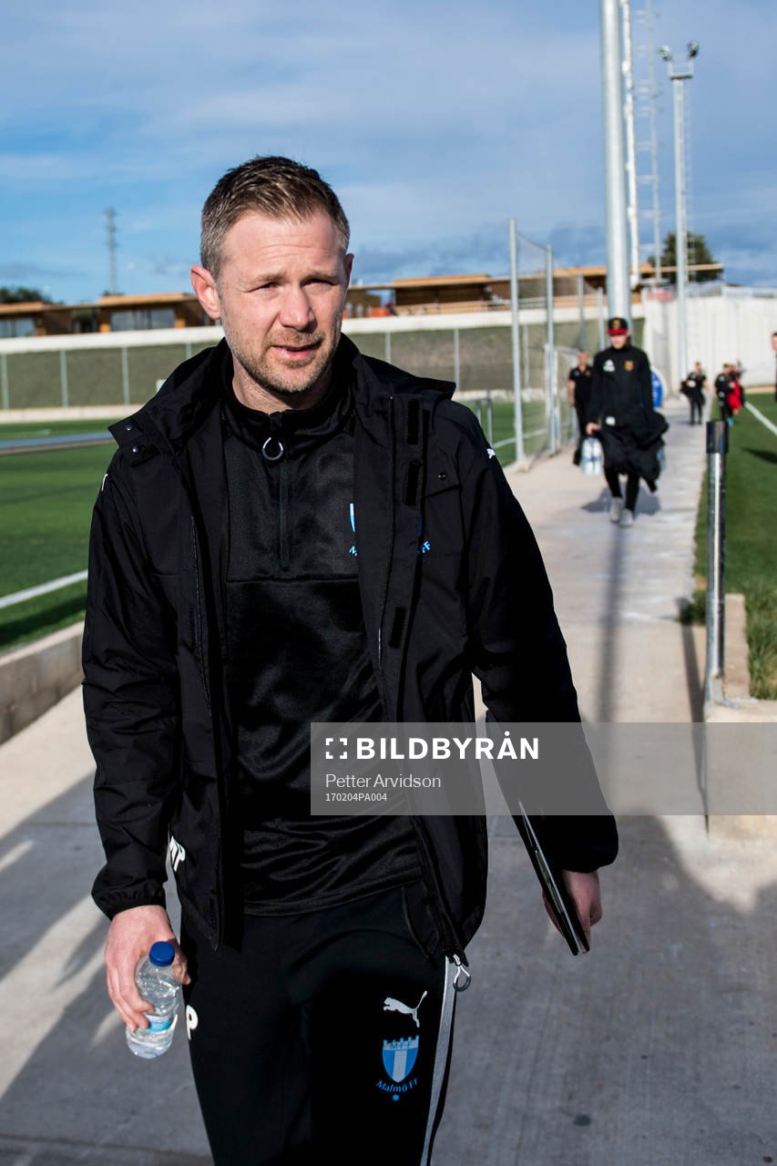 Malmö FFs tränare Magnus Pehrsson anländer