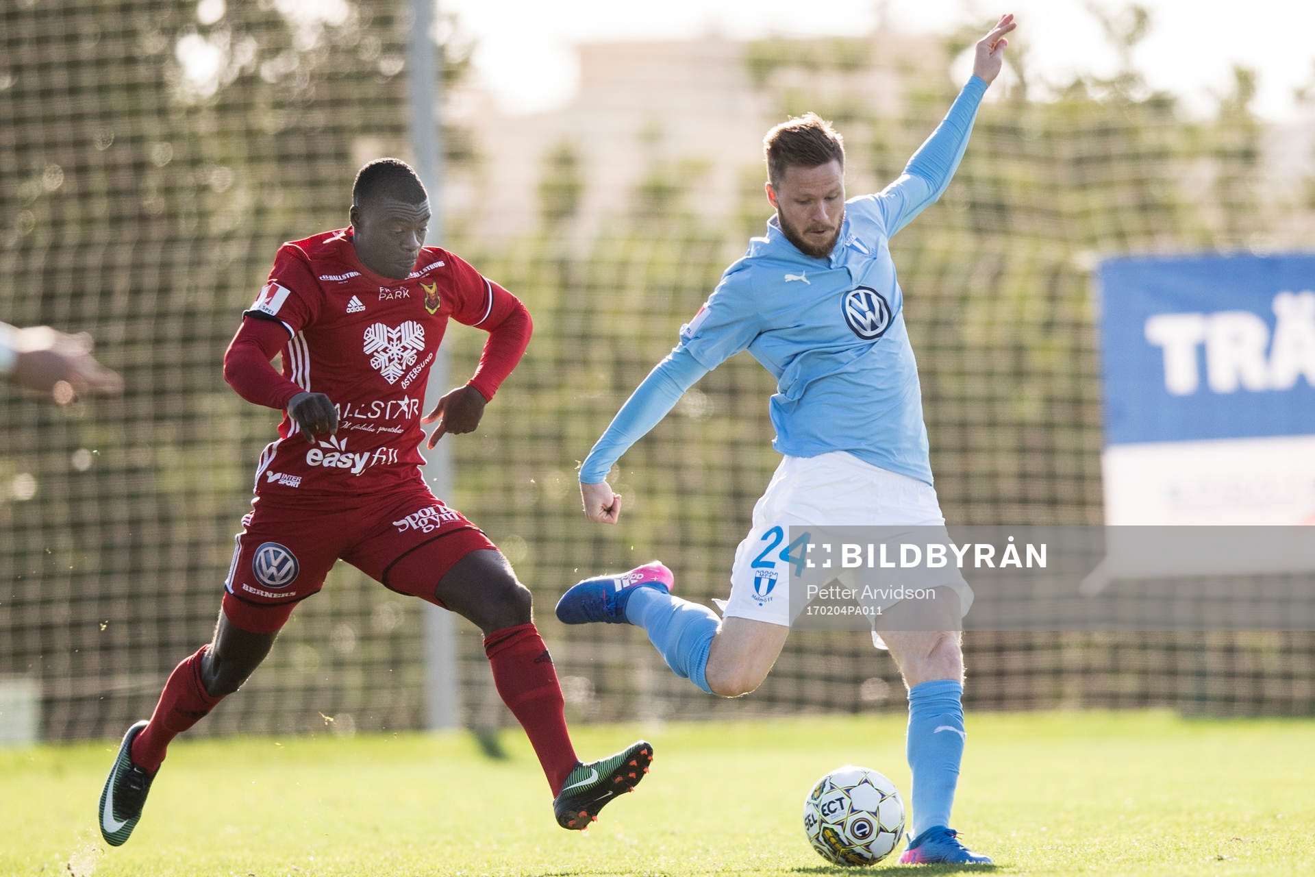 Östersunds Ken Sema och Malmö FFs Lasse Nielsen