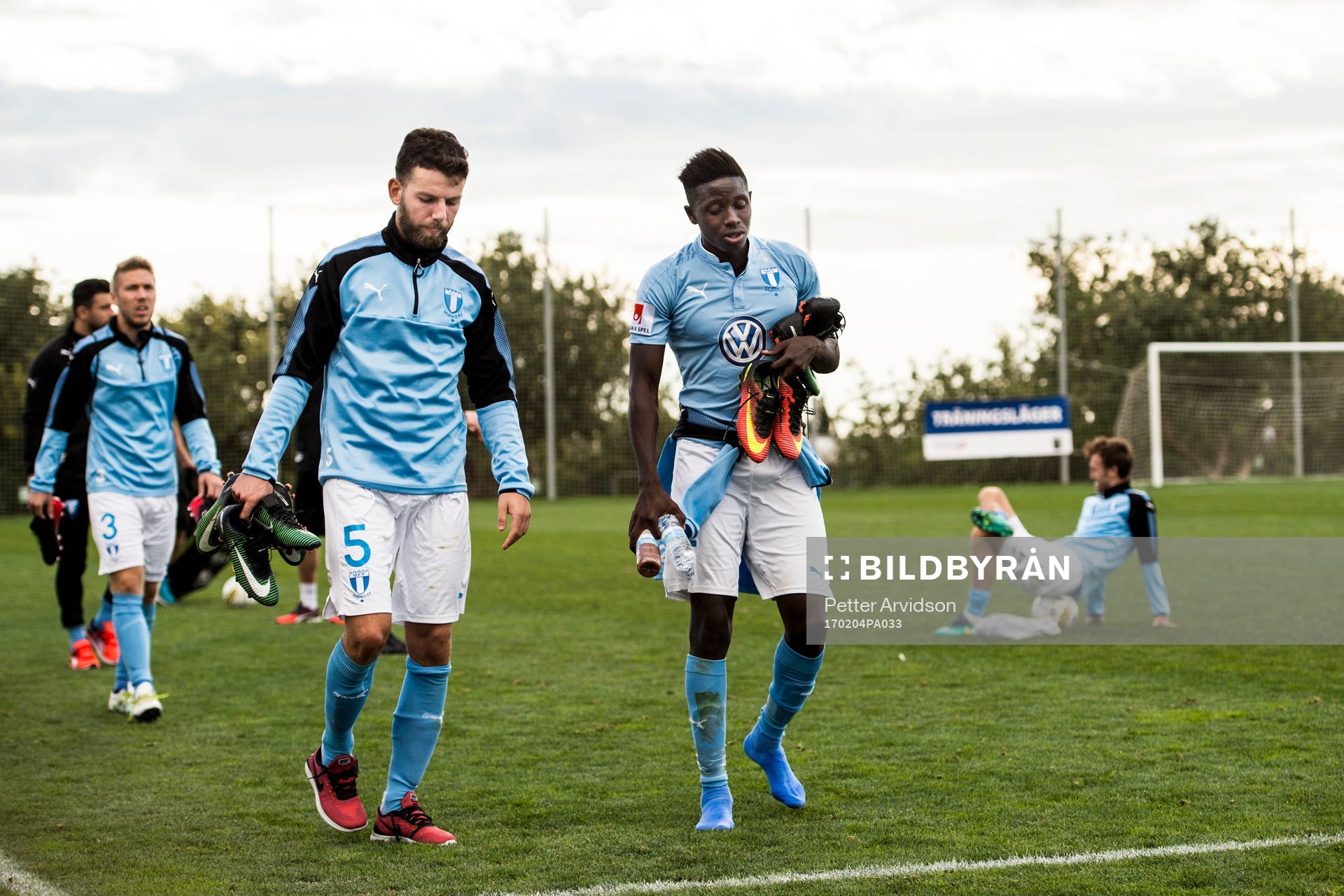 Malmö FFs Erdal Rakip och Pa Konate deppar när dom