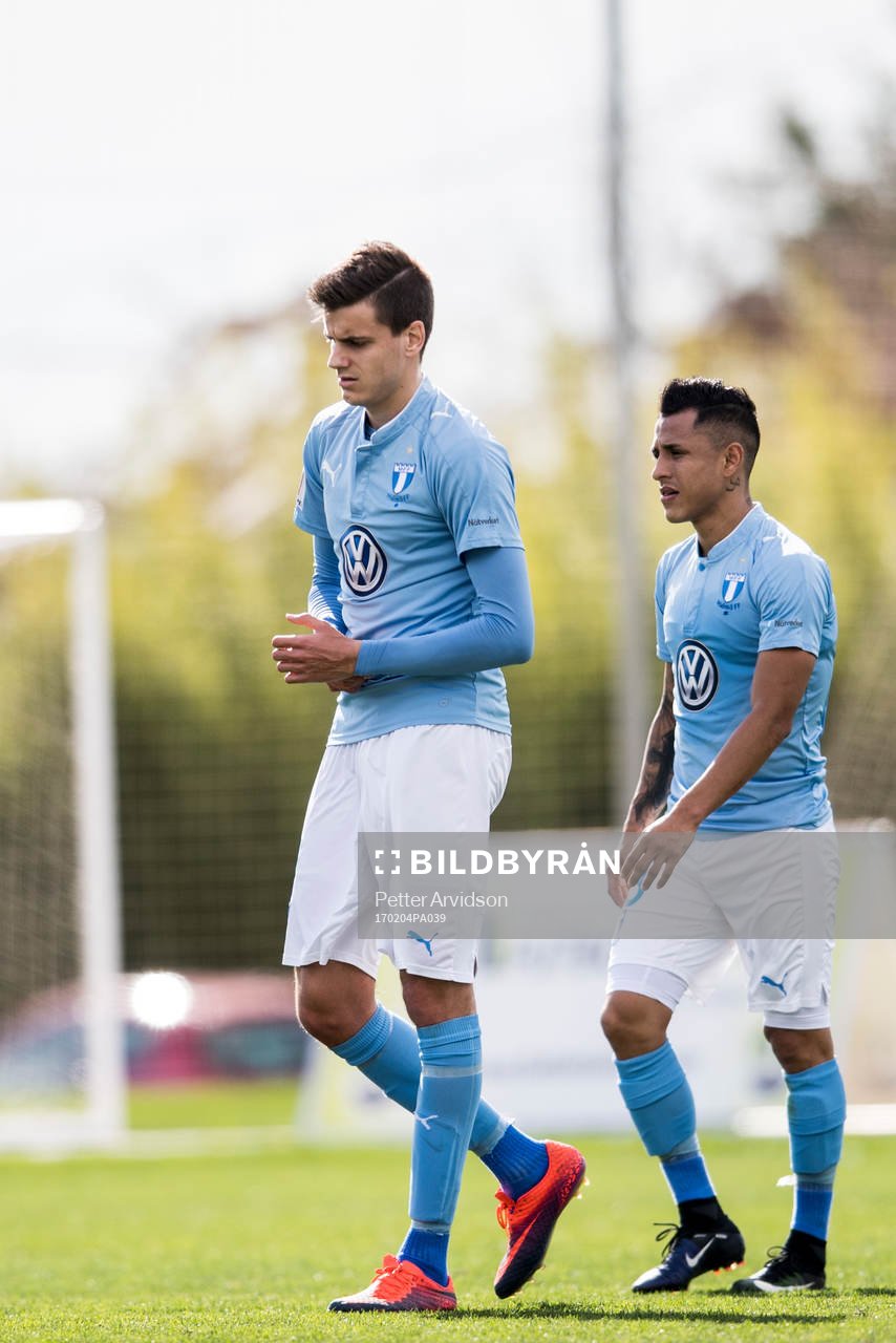 Malmö FFs Alexander Jeremejeff och Yoshimar Yotún deppar