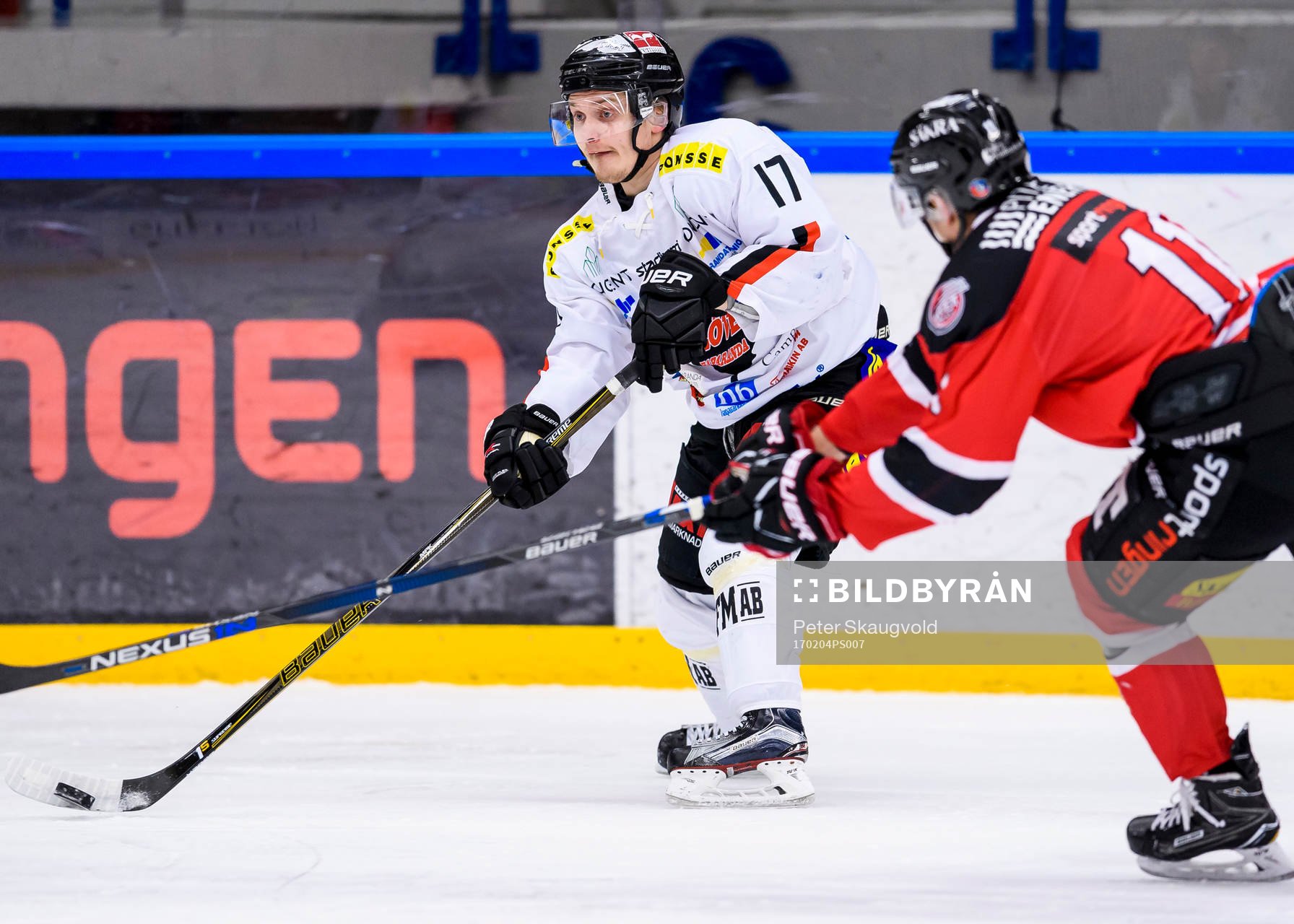 Asplövens Jesper Ylivainio med pucken