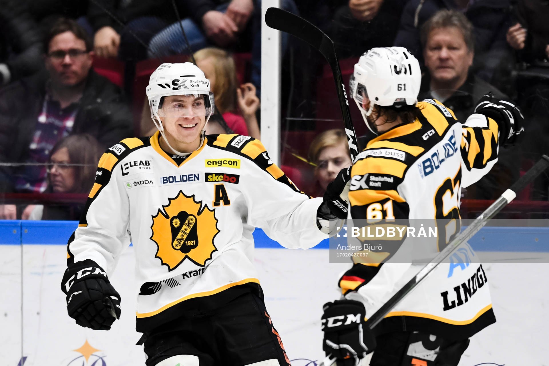 Skellefteås Fredrik Lindgren och Pär Lindholm jublar