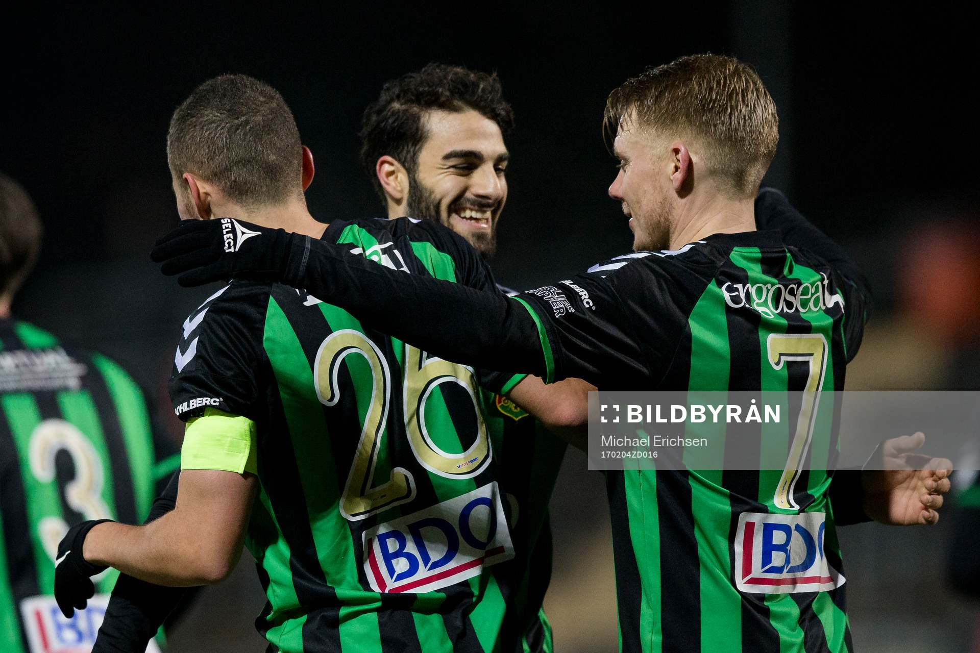 GAIS Arvin Shojaee jublar ihop med Malkolm Moenza och Johan