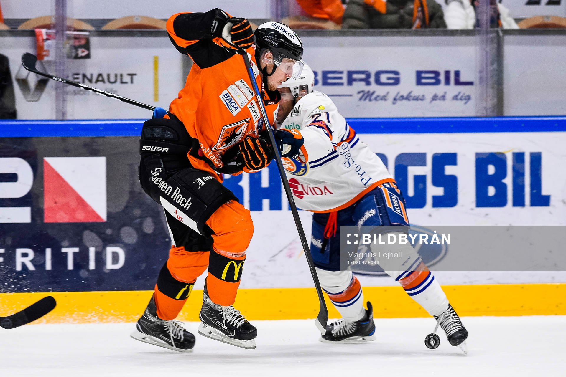 Karlskronas Marcus Paulsson och Växjös Cory Murphy