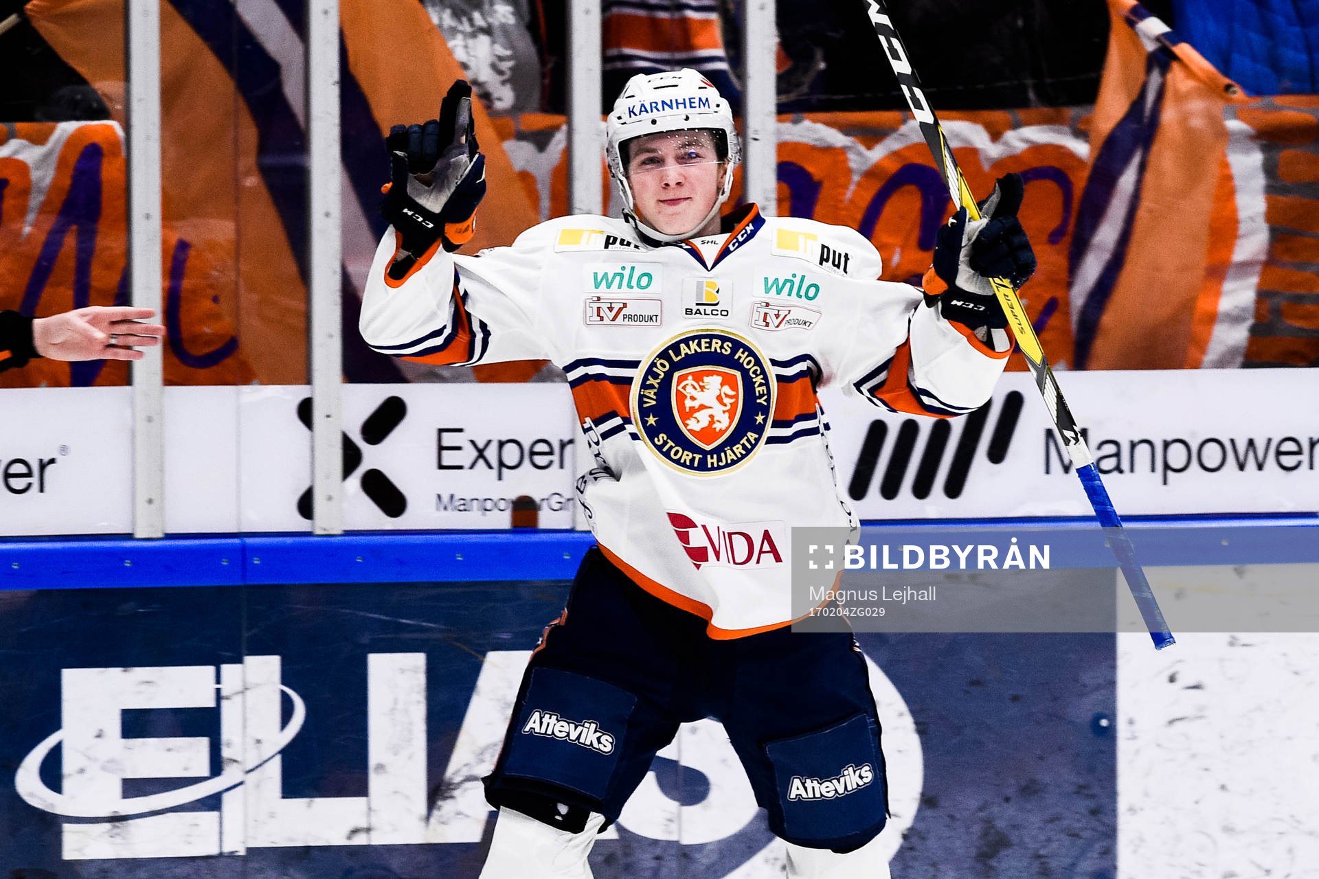 Växjös Nils Carnbäck jublar
