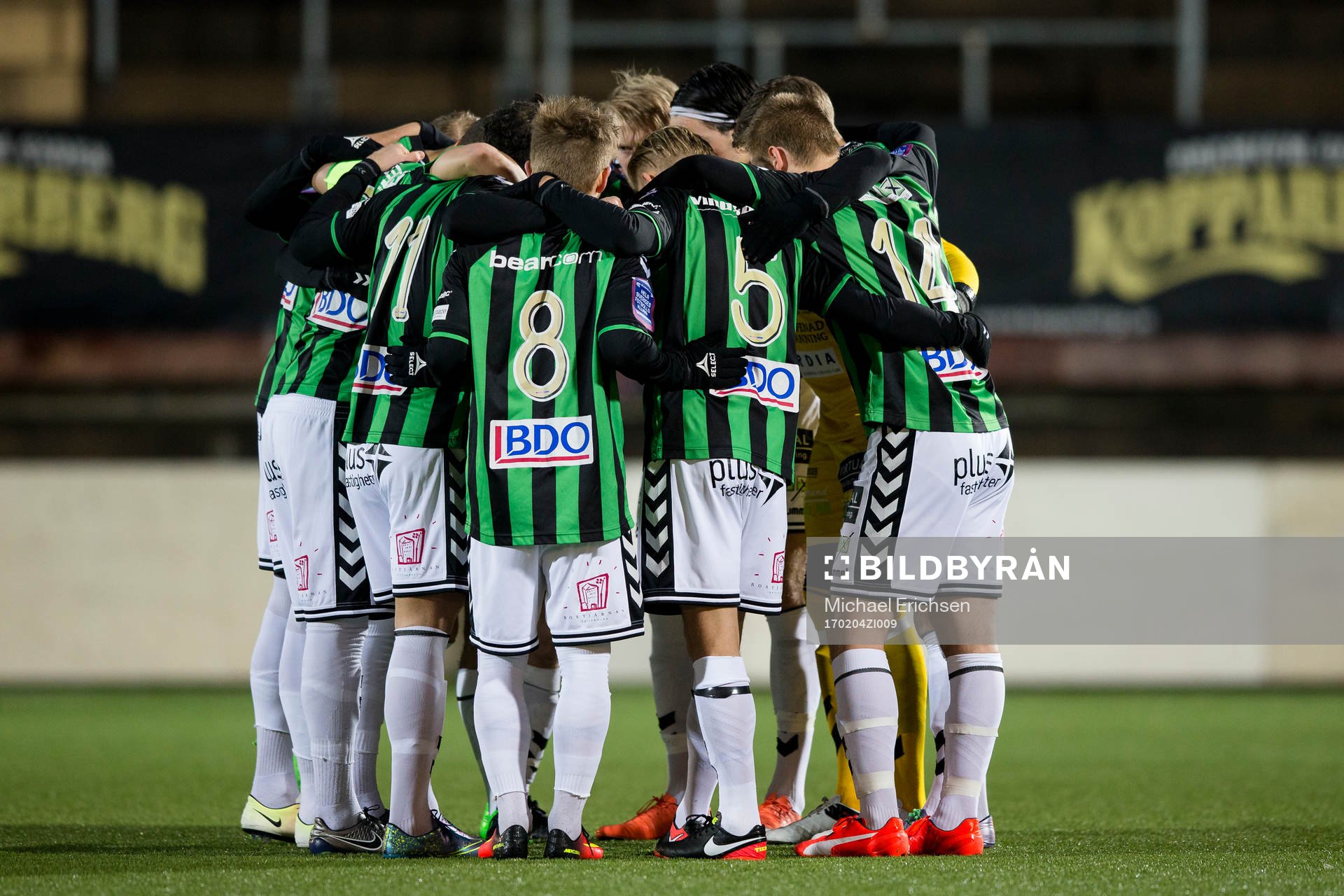 GAIS samlade innan en träningsmatch i fotboll mellan GAIS
