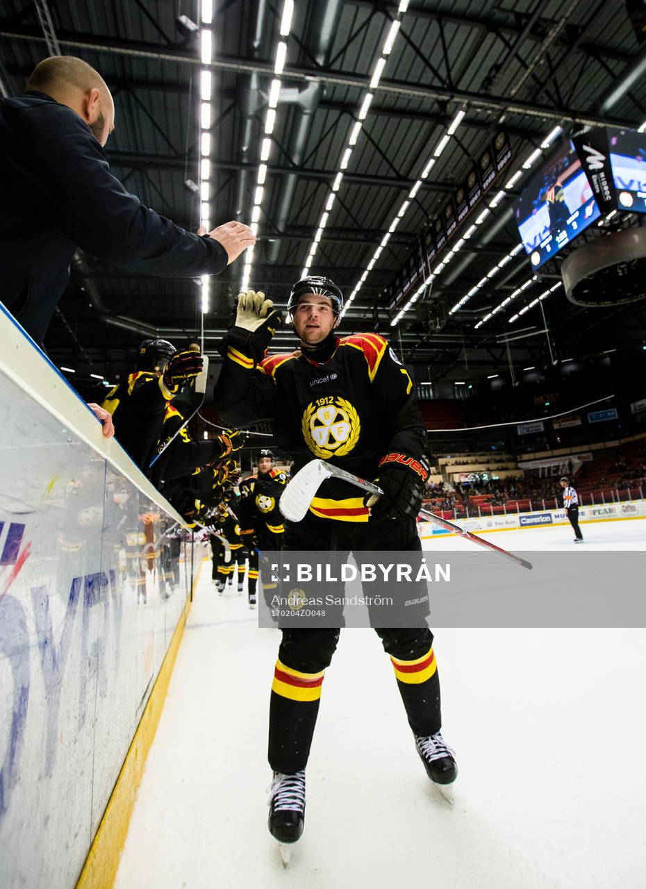 Brynäs Ponthus Westerholm firar 6-2 målet
