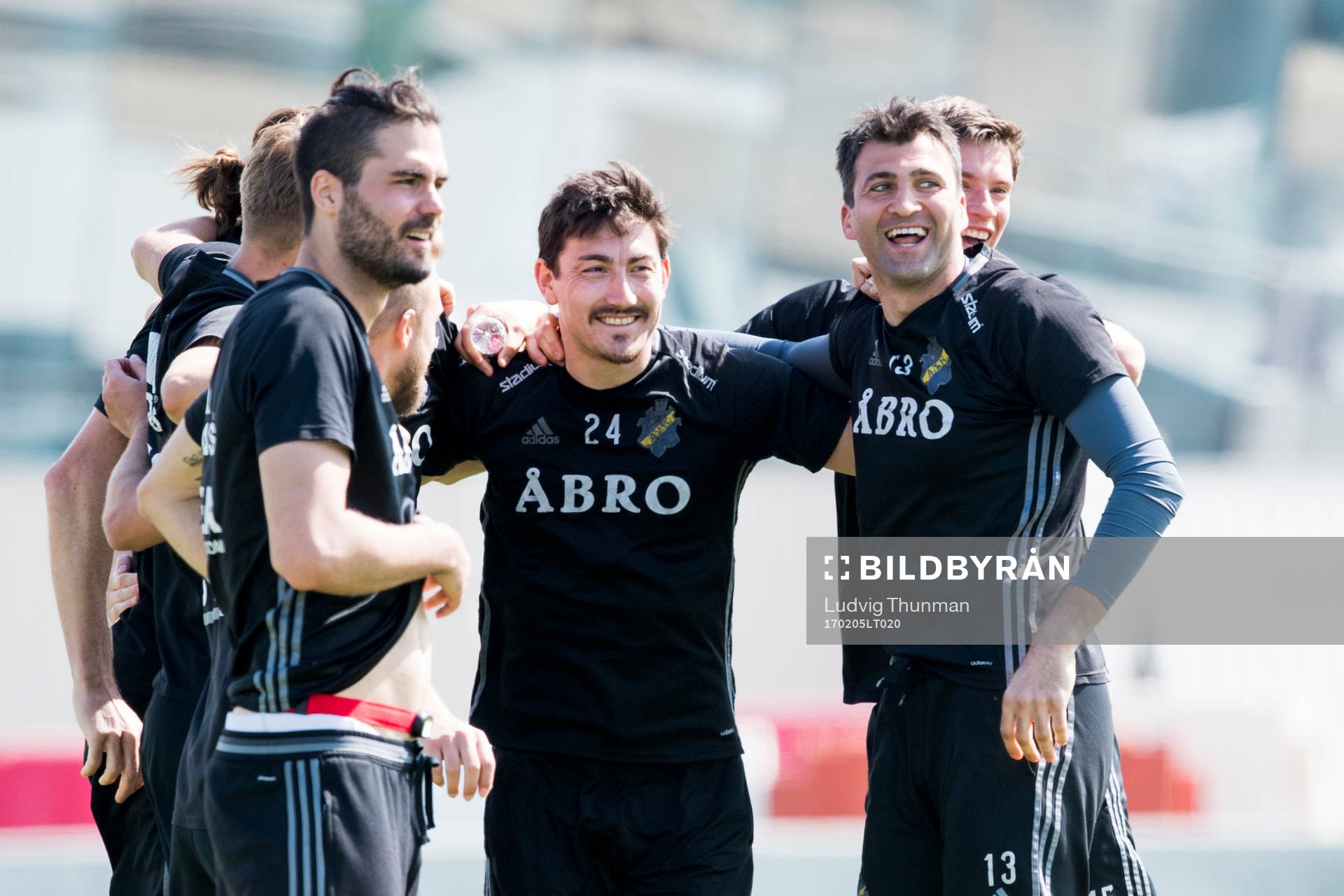 Stefan Ishizaki och målvakt Kyriakos Stamatopoulos är