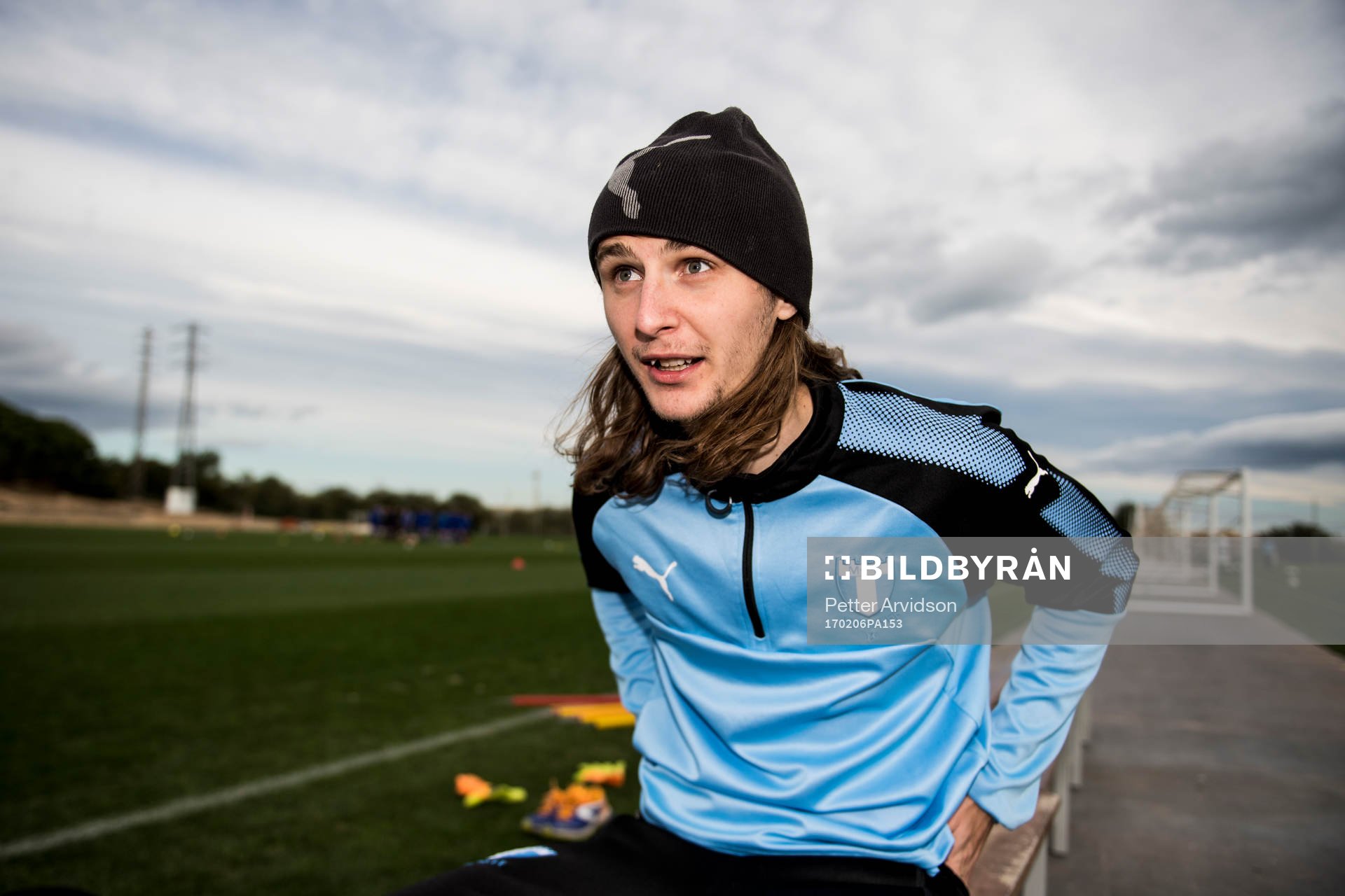 Pawel Cibicki intervjuas efter en träning på ett träningsläger med Malmö FF den 6 februari 2017 i Salou.