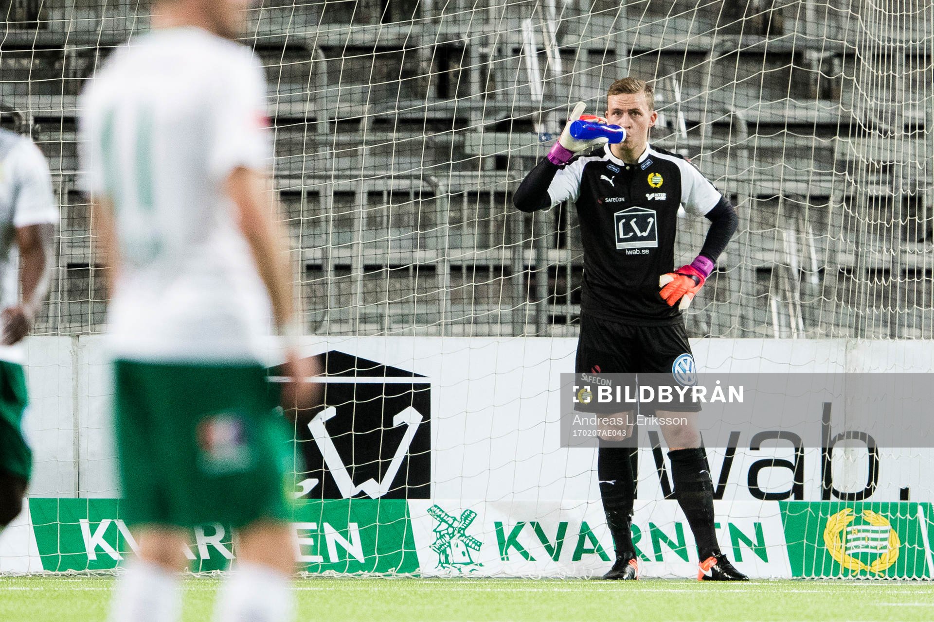 Hammarbys målvakt Ögmundur Kristinsson deppar