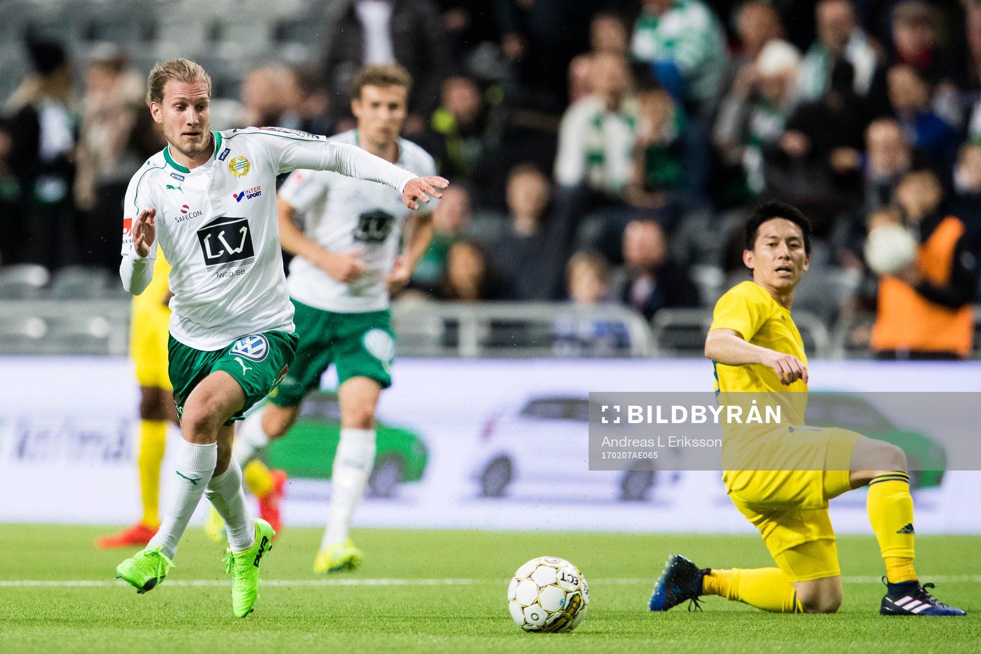 Hammarbys Pa Amat Dibba och <HJK Helsingfors Atomu Tanaka