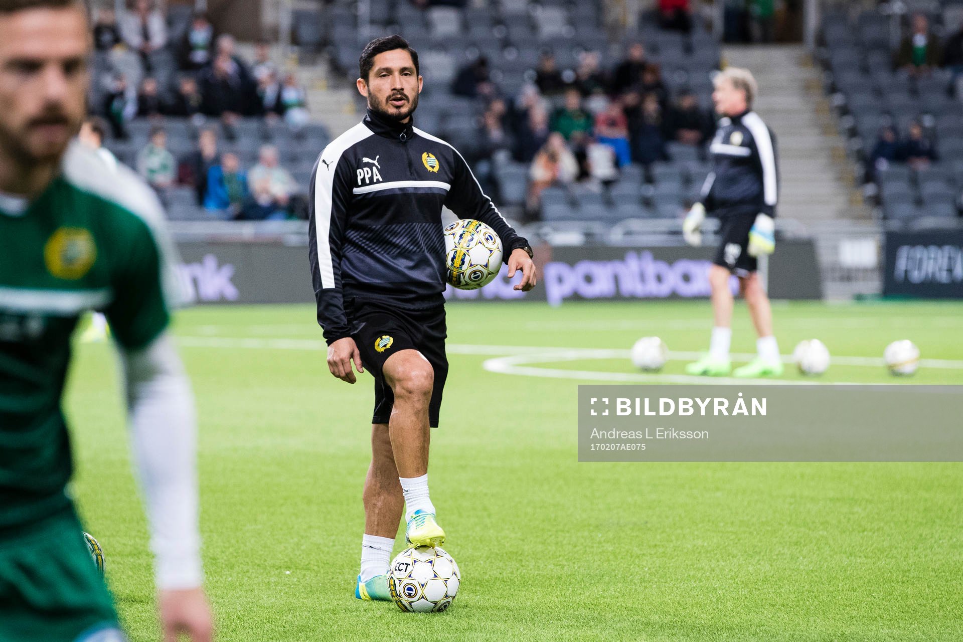 Hammarbys assisterande tränare Pablo Pinones-Arce innan