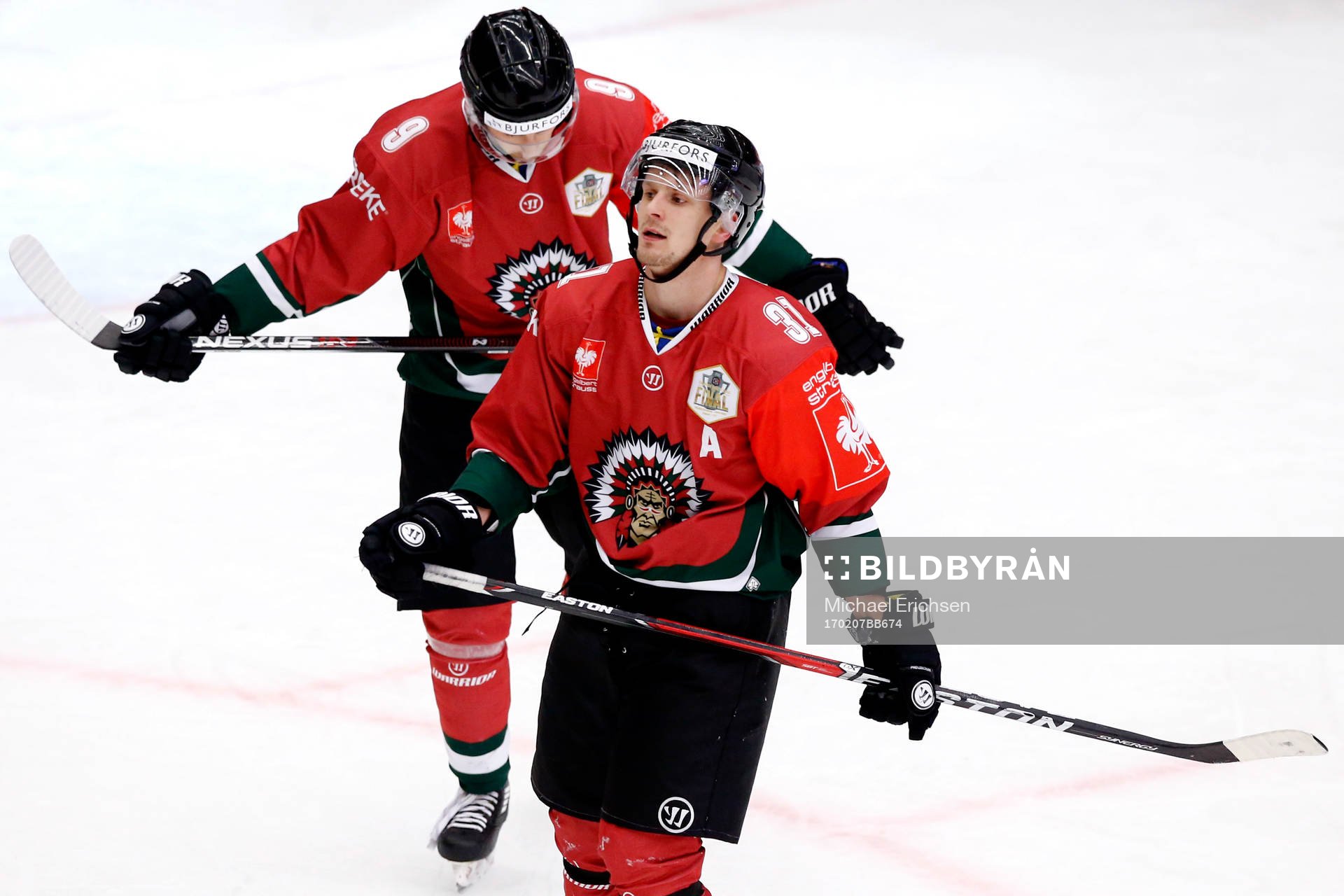 Frölundas Nicklas Lasu och Casey Wellman deppar