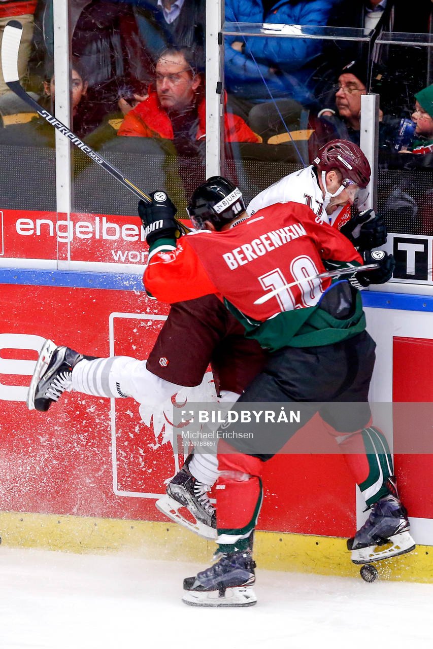 Frölundas Sean Bergenheim och Sparta Prags Jaroslav Hlinka