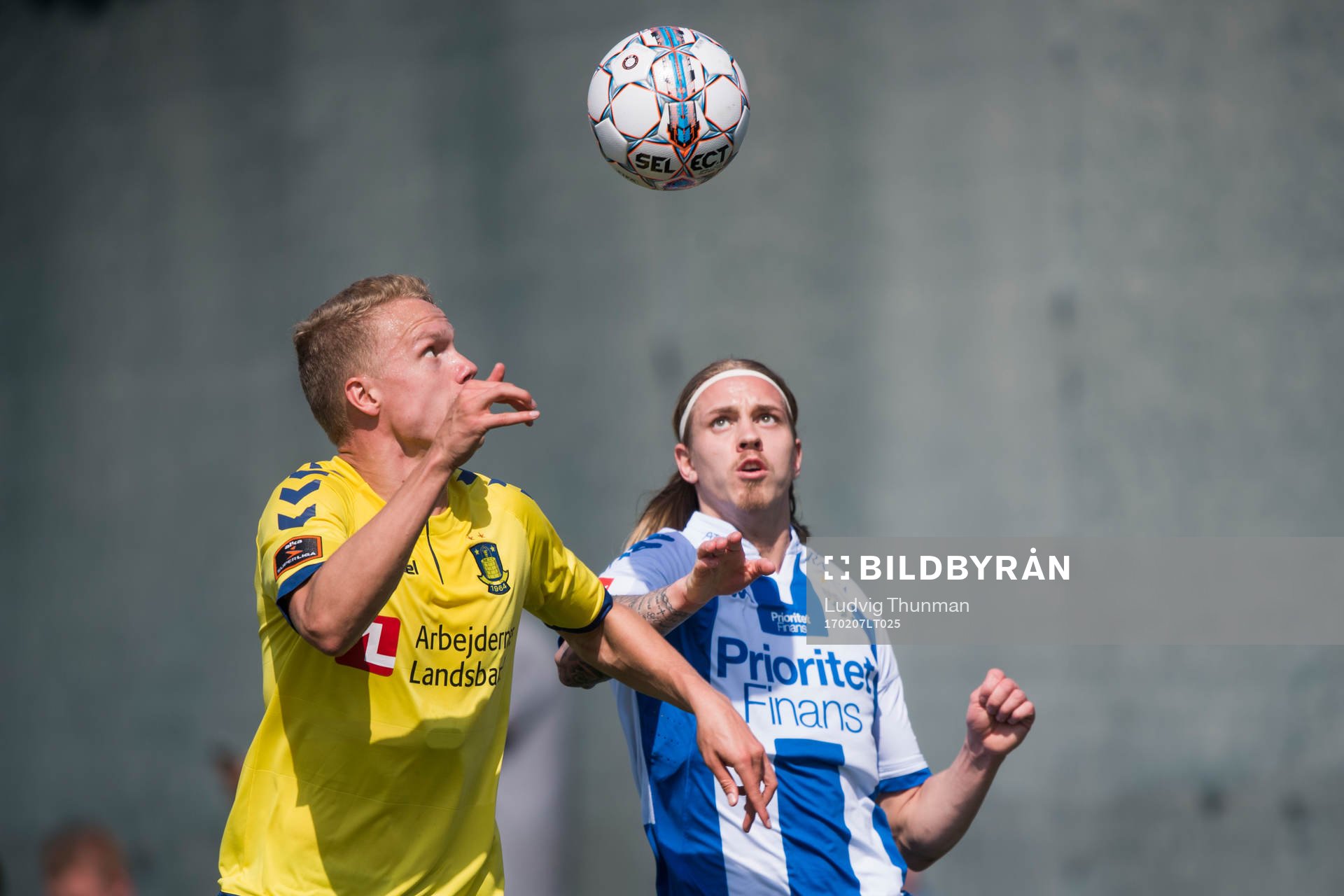 Bröndbys Hjörtur Hermansson och IFK Göteborgs Elias Mar