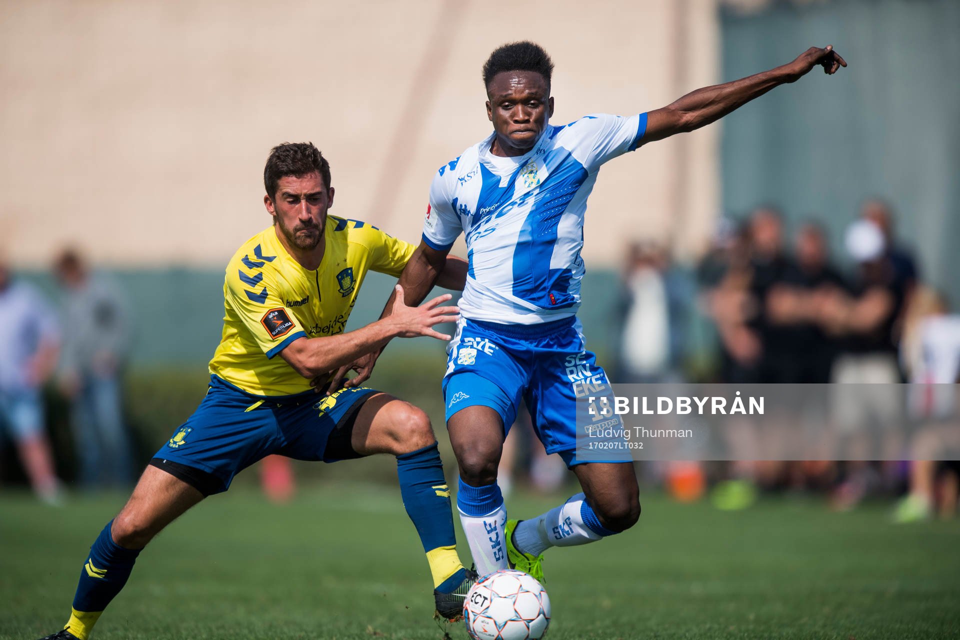 Bröndbys Svenn Crone och IFK Göteborgs Lawson Sabah