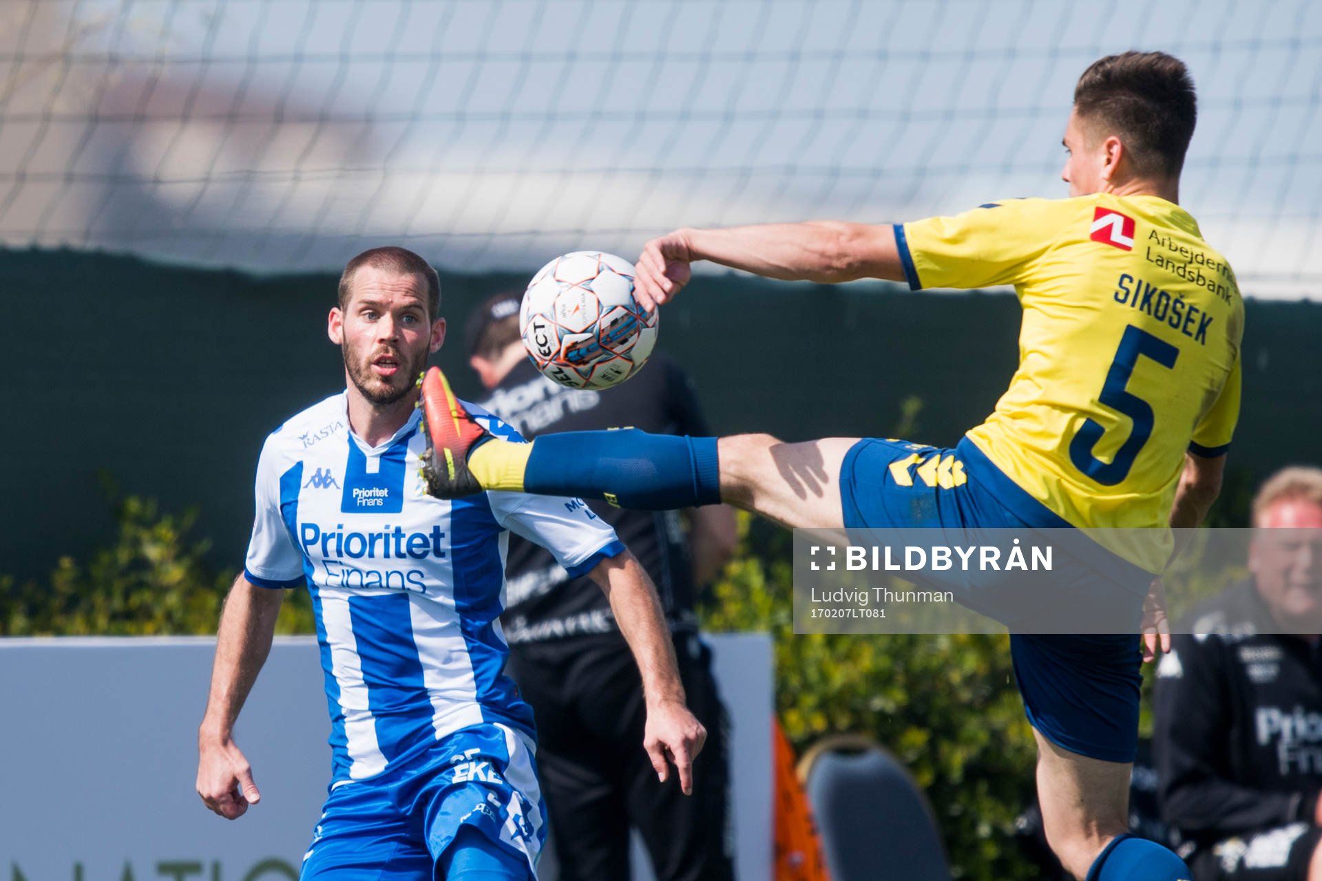 IFK Göteborgs Emil Salomonsson och Bröndbys Gregor Sikosek