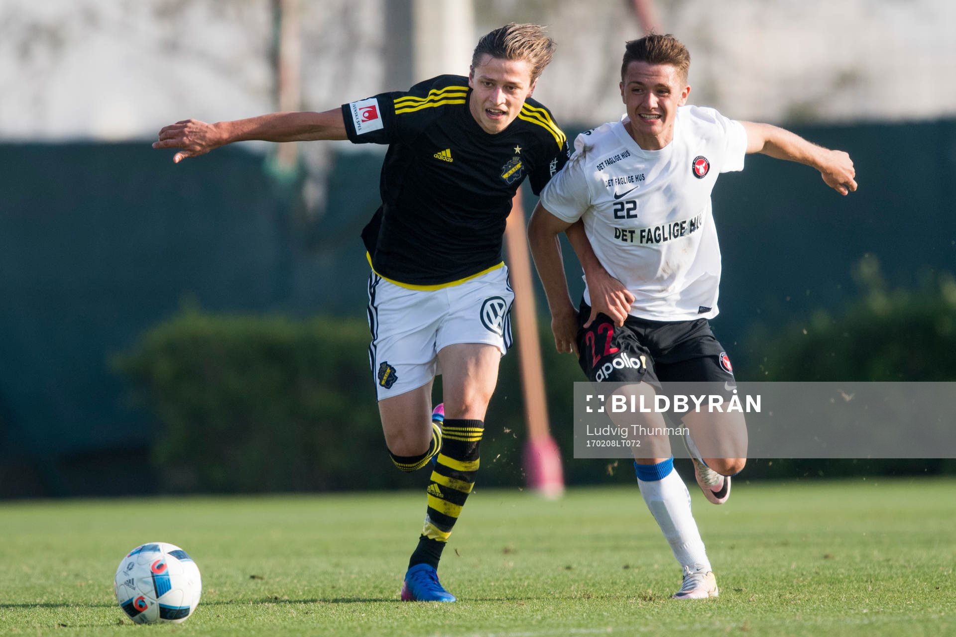 s Simon Thern och Midtjyllands Mikkel Duelund