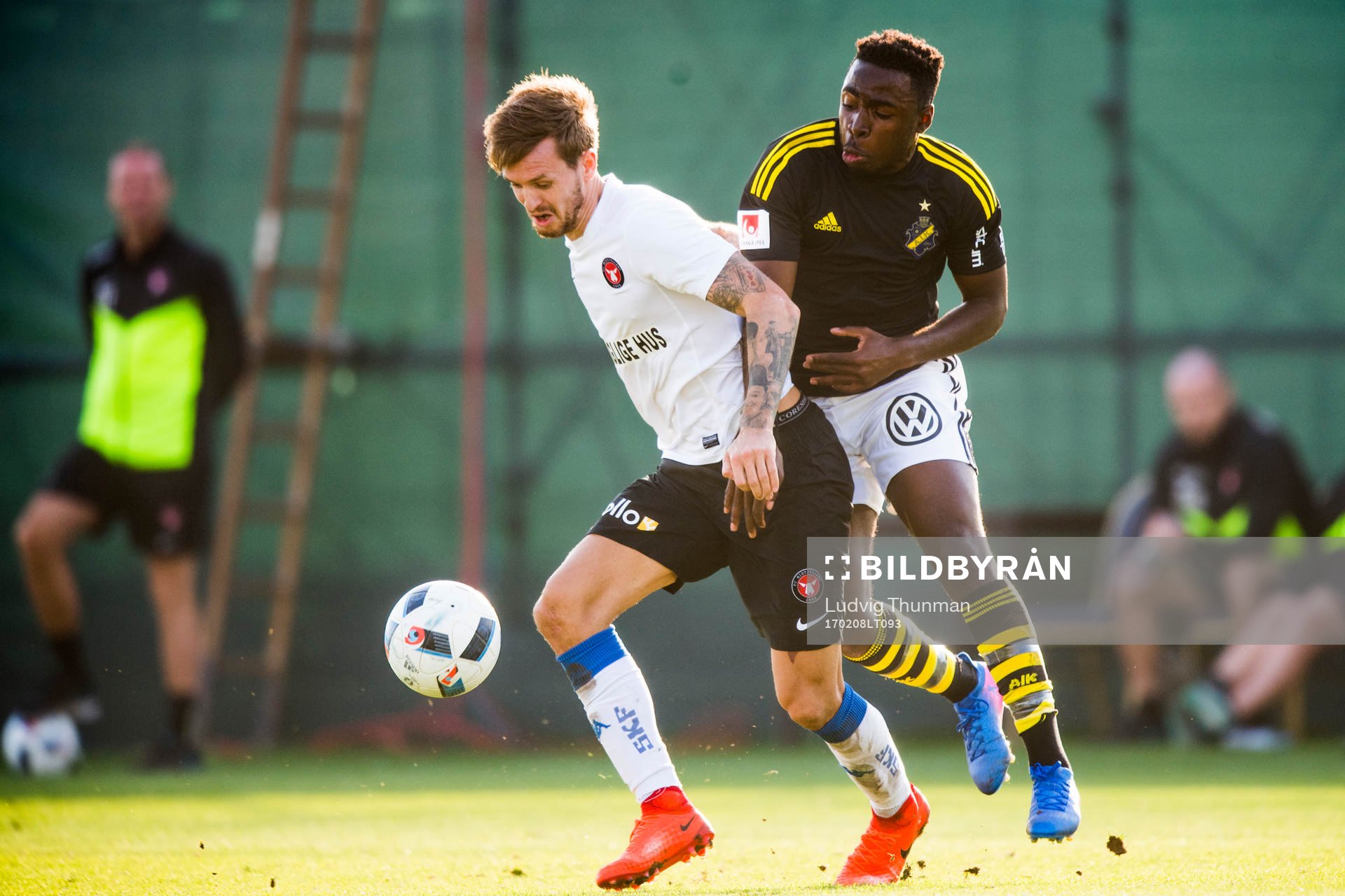 s Rickson Mansiamina och Midtjyllands Kian Hansen