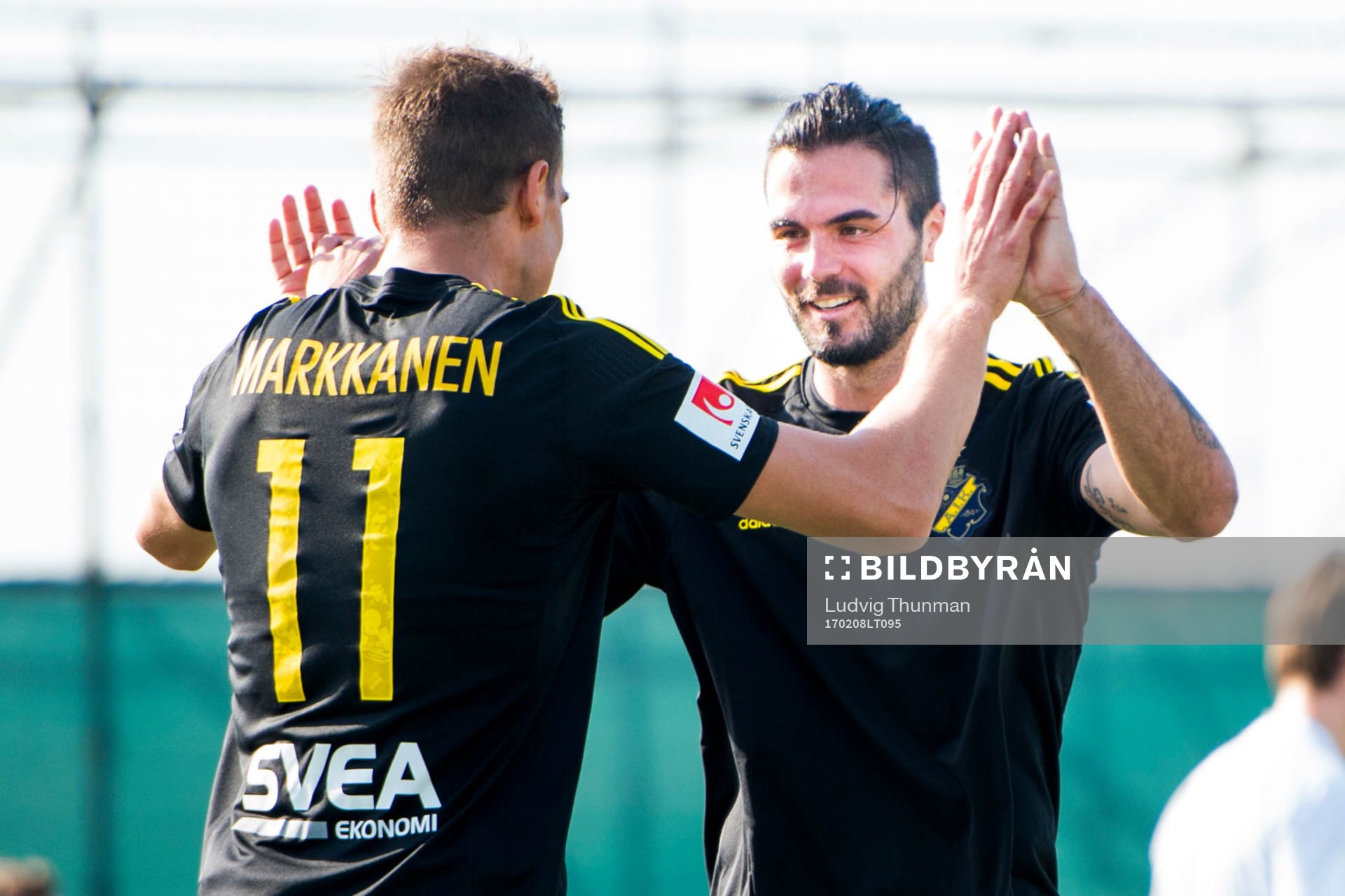 s Denni Avdic kramar om Eero Markkanen som gjort 1-1