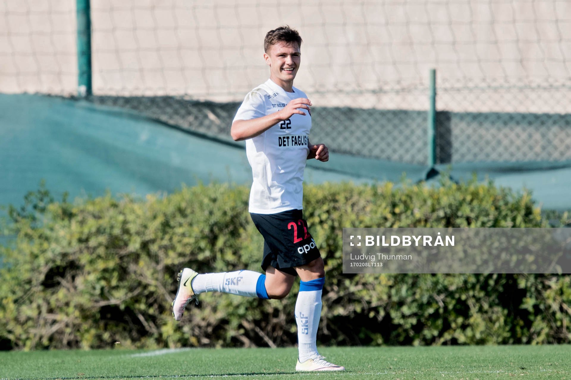 Midtjyllands Mikkel Duelund jublar
