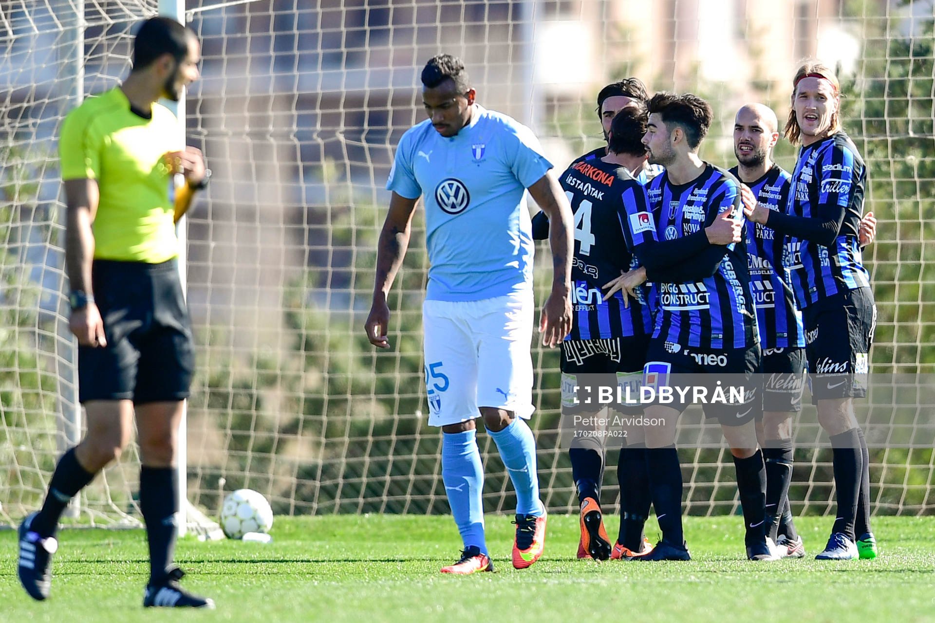 Malmö FFs Felipe Carvalho deppar