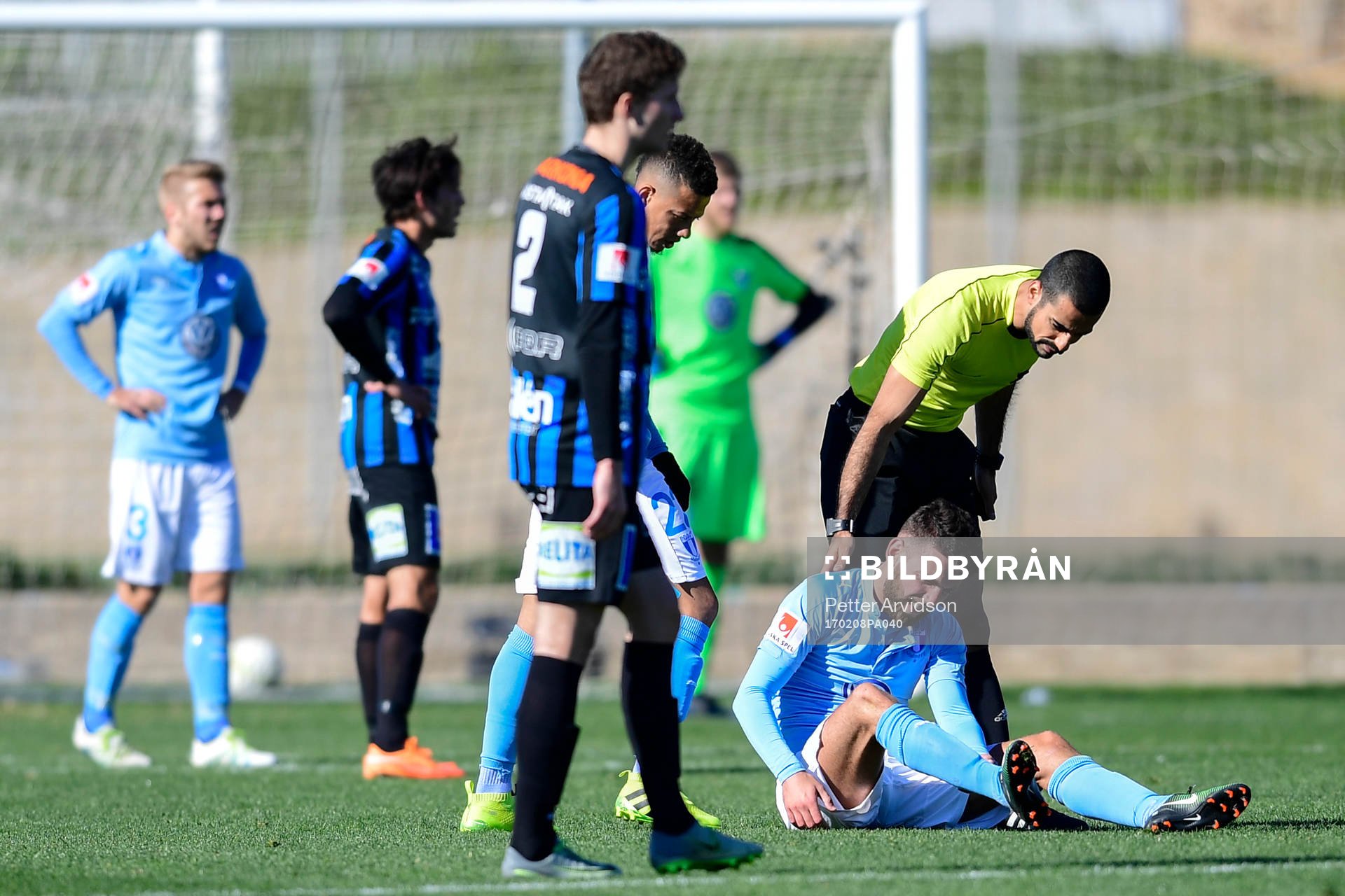 Malmö FFs Erdal Rakip tar sig om foten