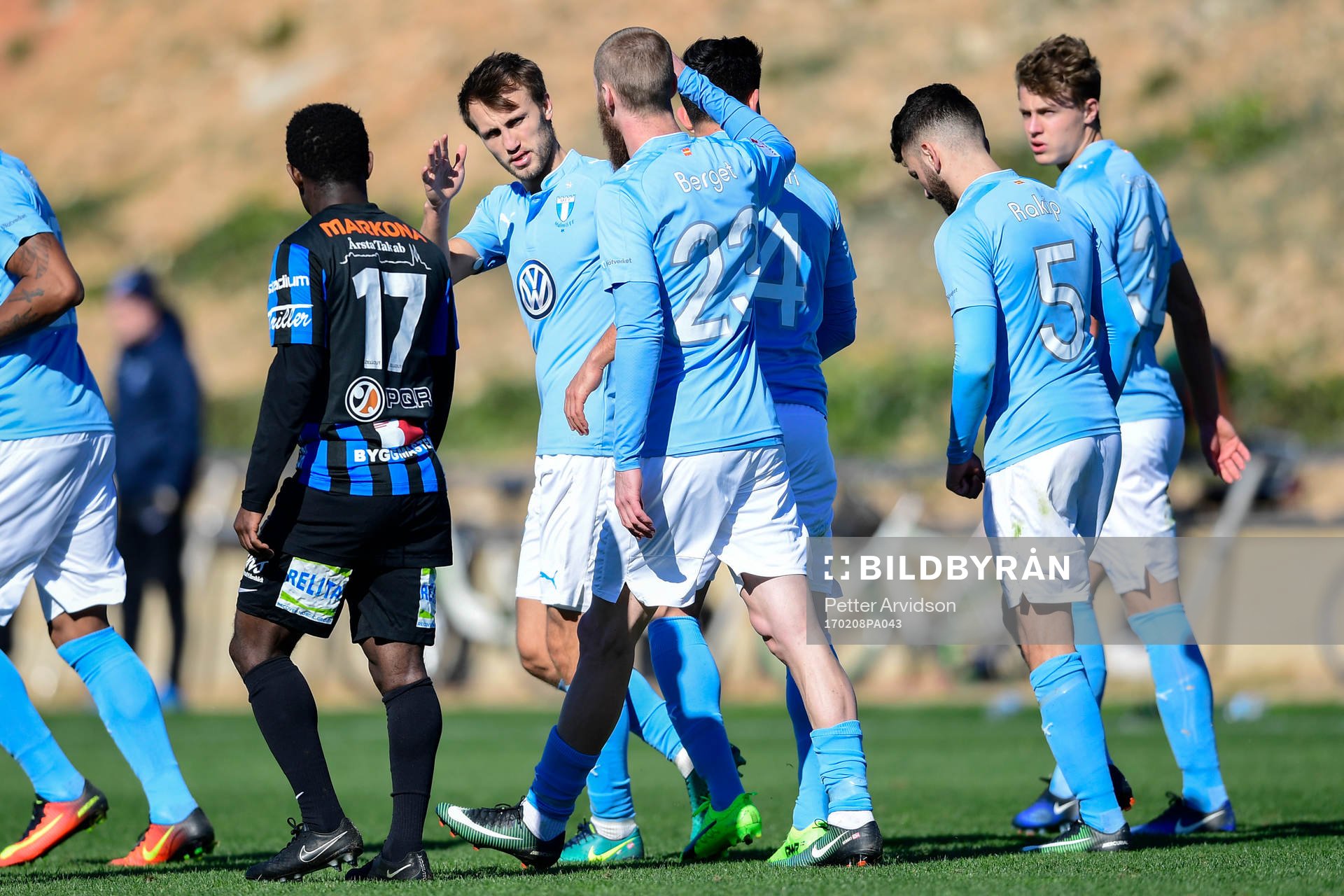 Malmö FFs Magnus Wolff Eikrem jublar efter att han gjort 2-1 under en träningsmatch i fotboll mellan Malmö FF och Sirius den 8 februari 2017 i Salou.