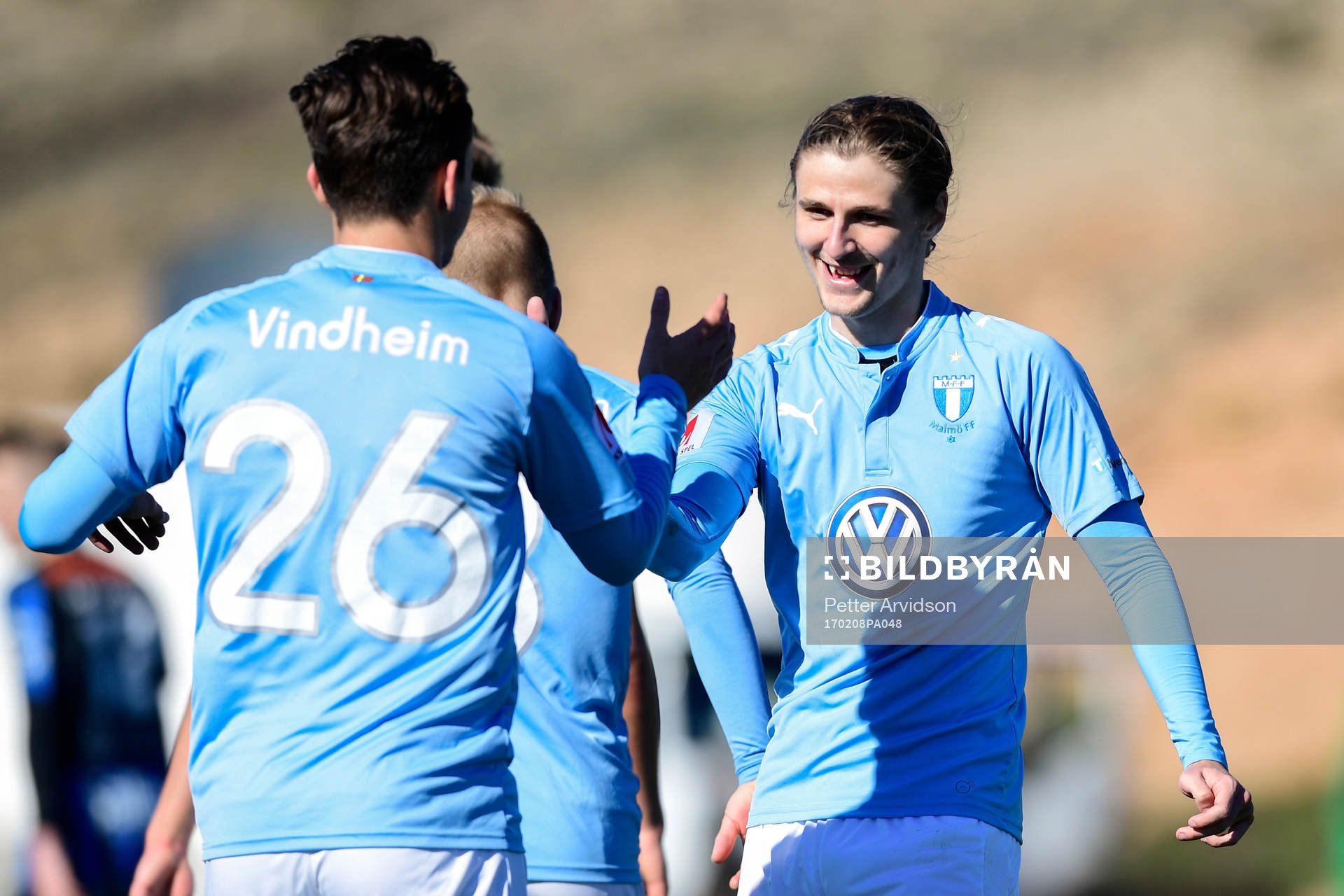 Malmö FFs Andreas Vindheim jublar med Pawel Cibicki efter att Andreas Vindheim gjort 3-1 under en träningsmatch i fotboll mellan Malmö FF och Sirius den 8 februari 2017 i Salou.