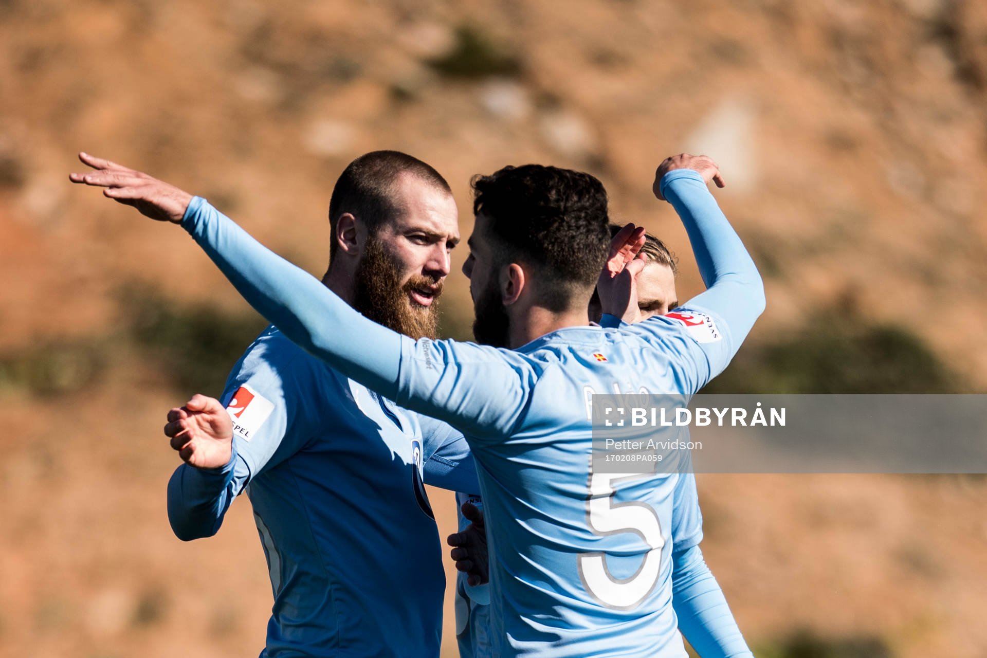 Malmö FFs Jo Inge Berget jublar med Erdal Rakip