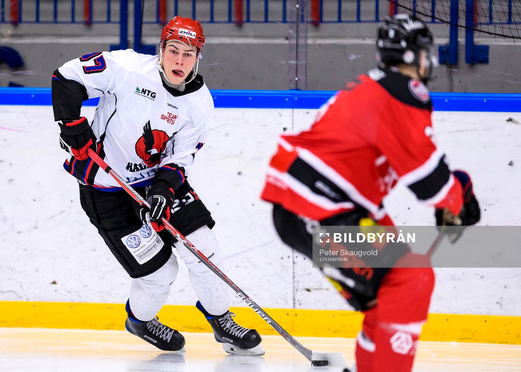 Kalixs Julian Edström med pucken