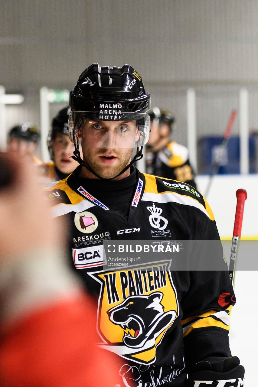 Panterns Sebastian Dyk jublar med båset