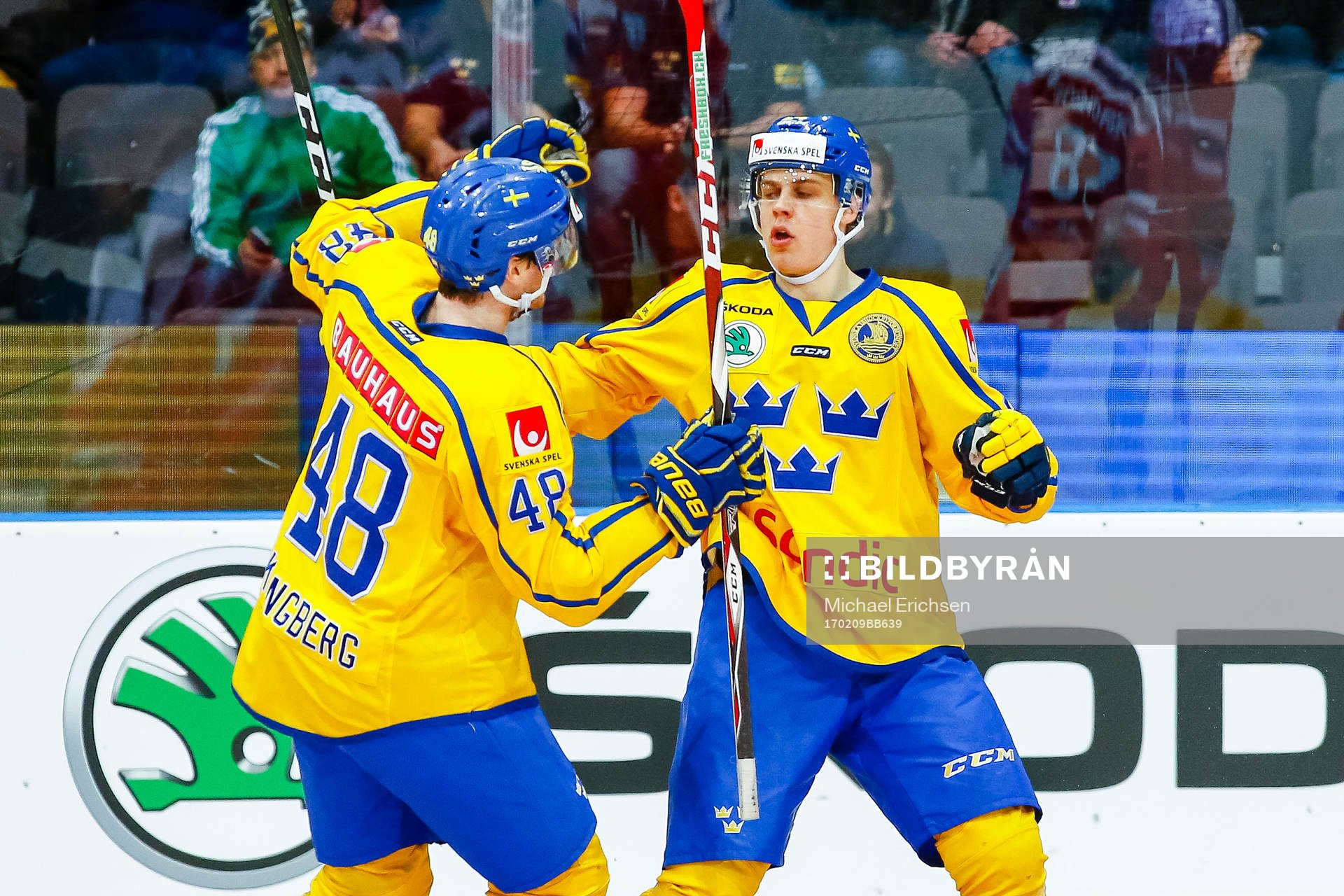 Sveriges Carl Klingberg och Joel Eriksson Ek jublar