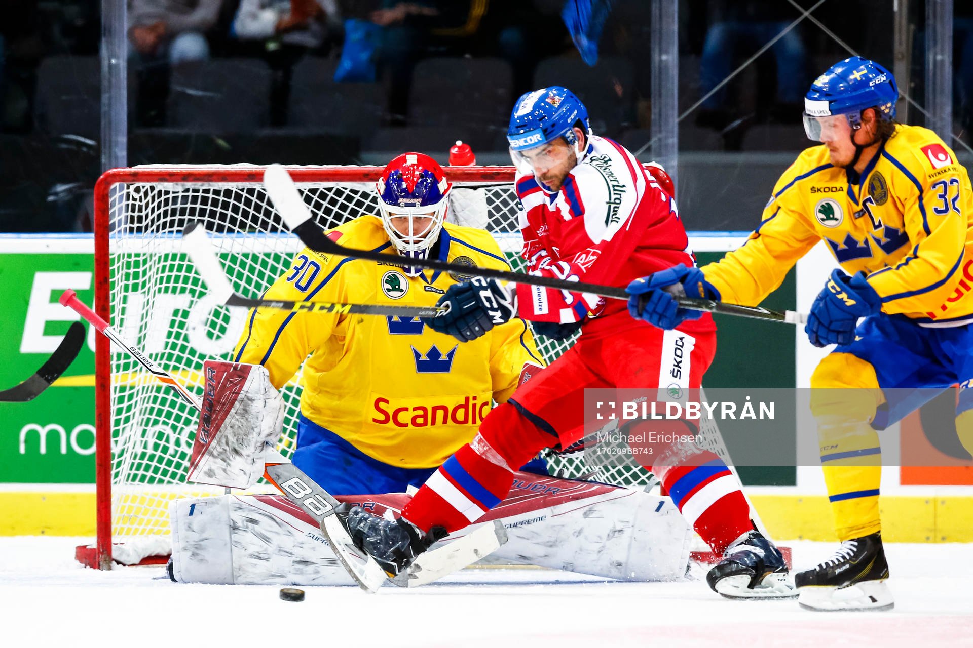 Sveriges målvakt Viktor Fasth och Magnus Nygren