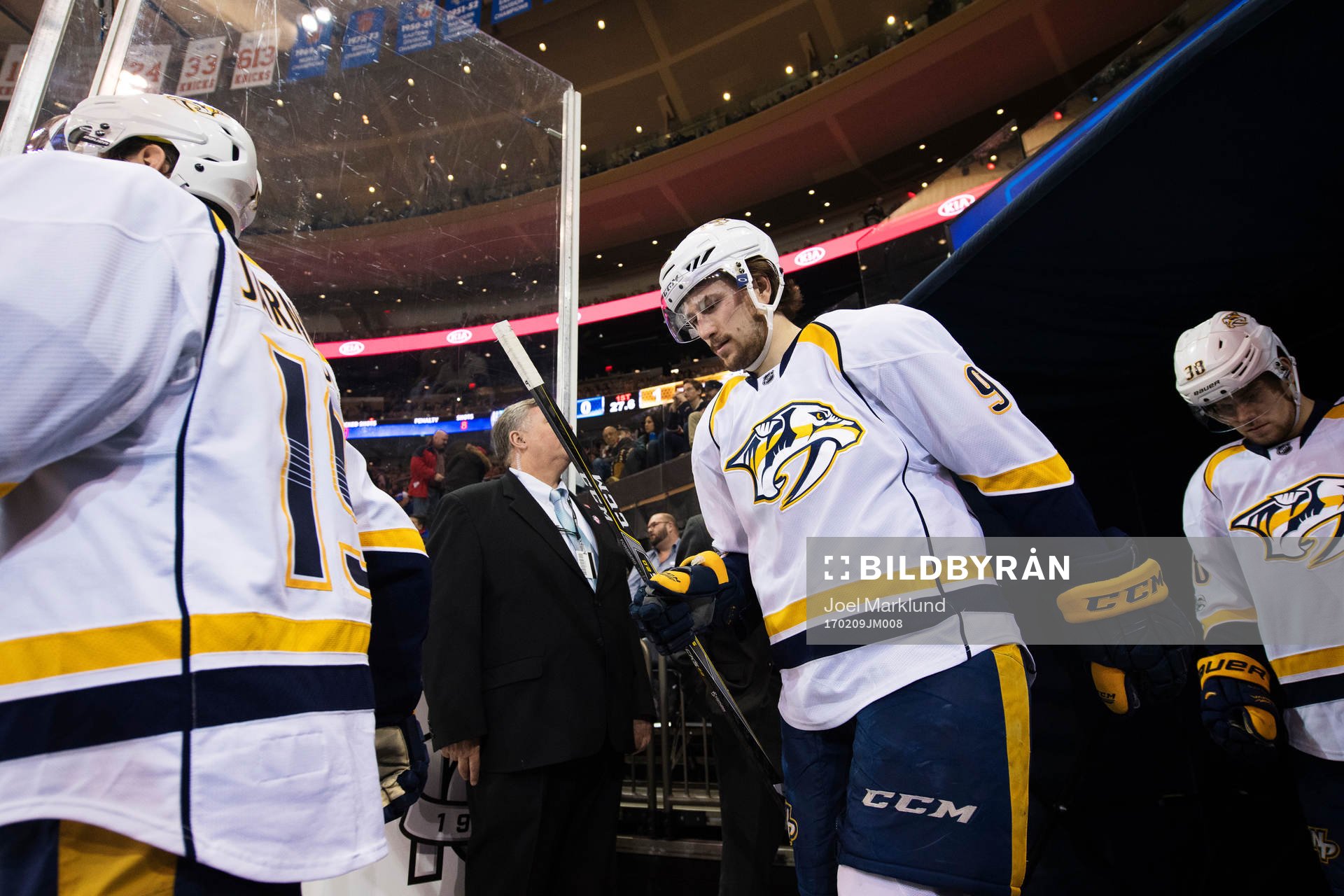 Predators Filip Forsberg och Viktor Arvidsson på väg in