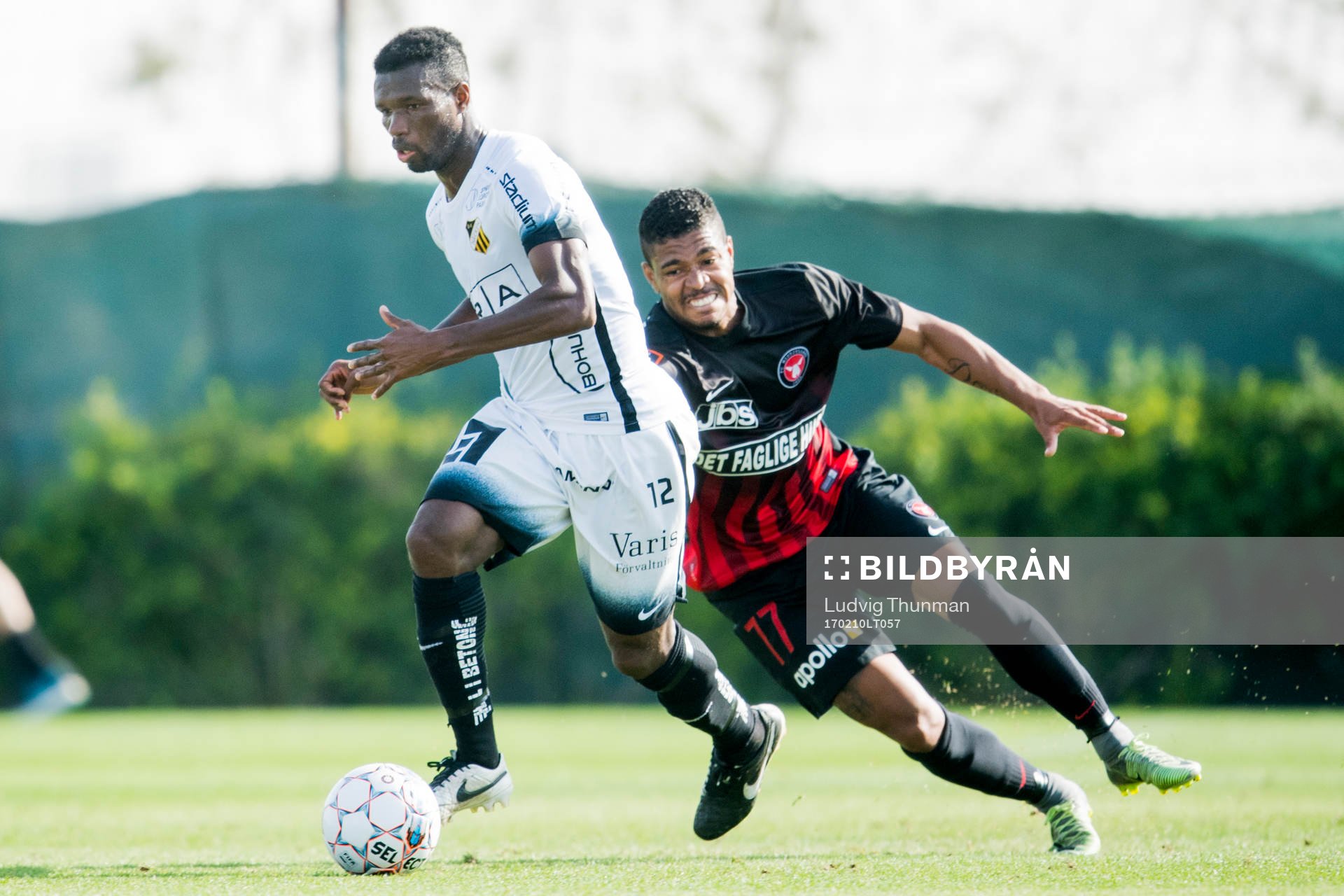 Häckens Mohammed Abubakari och Midtjyllands Bruno Da Silva