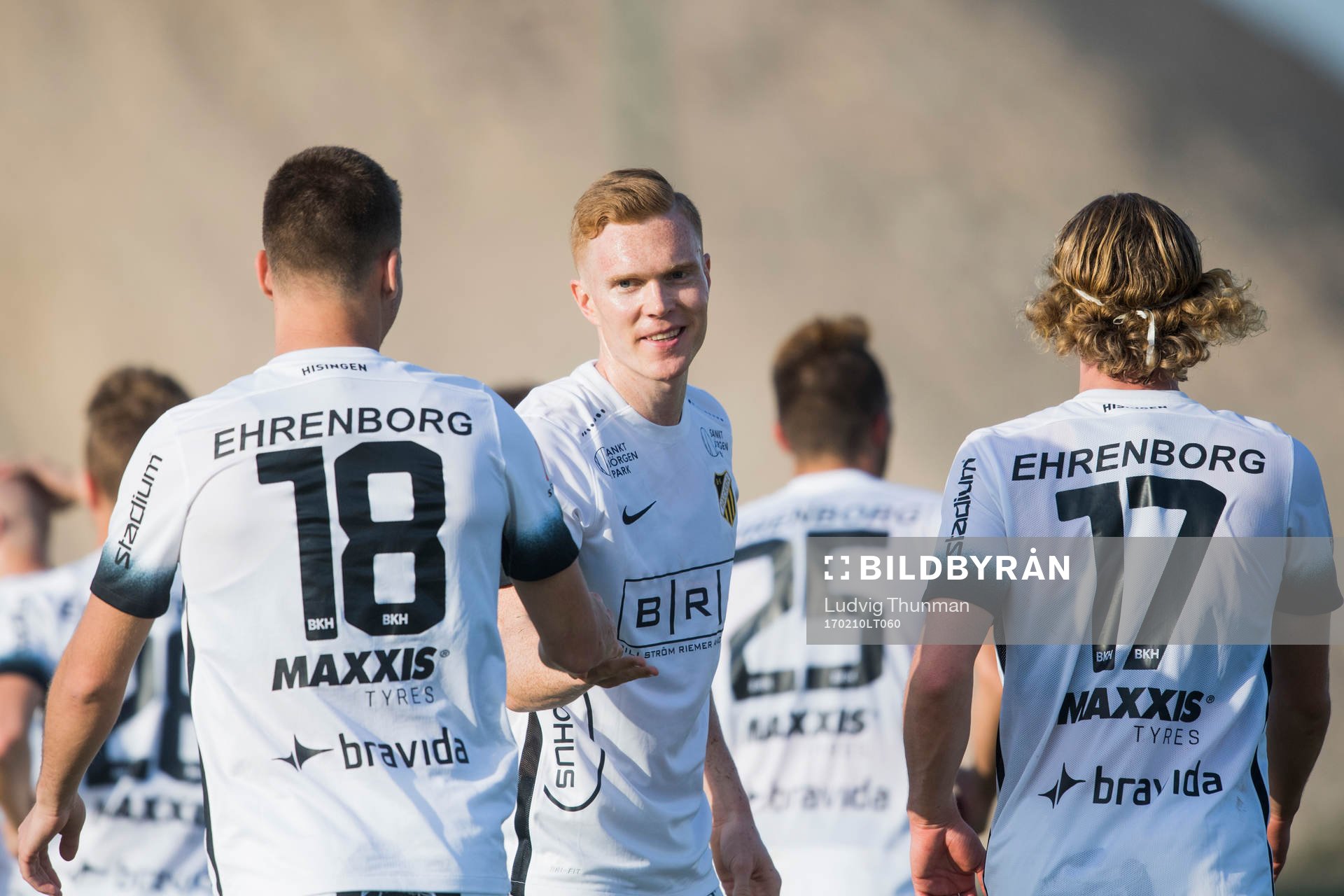 Häckens David Engström jublar med lagkamraterna efter han gjort 1-2 under fotbollsmatchen i Dubai International Cup mellan Midtjylland och Häcken den 10 februari 2017 i Dubai.