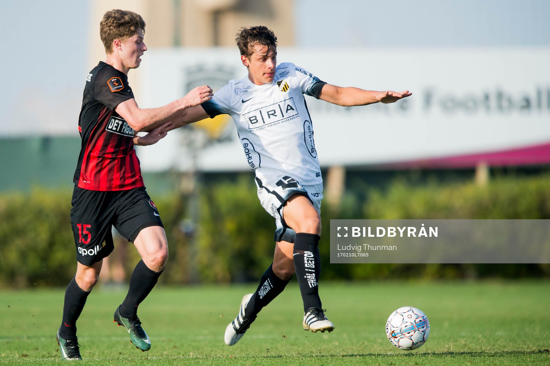 Midtjyllands Victor Torp och Häckens Kevin Ackermann
