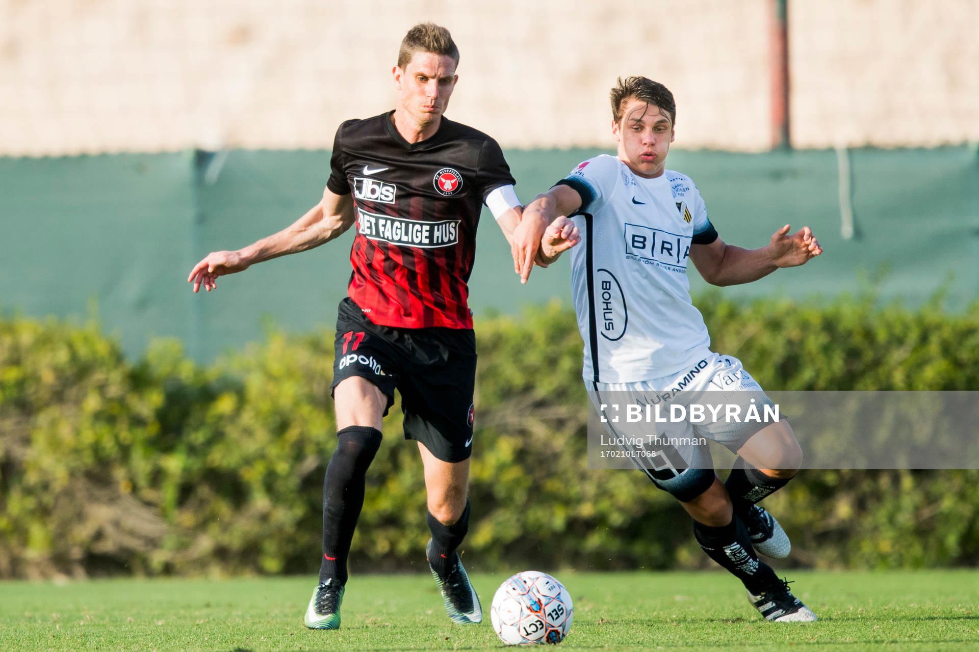 Midtjyllands Jonas Borring och Häckens Kevin Ackermann