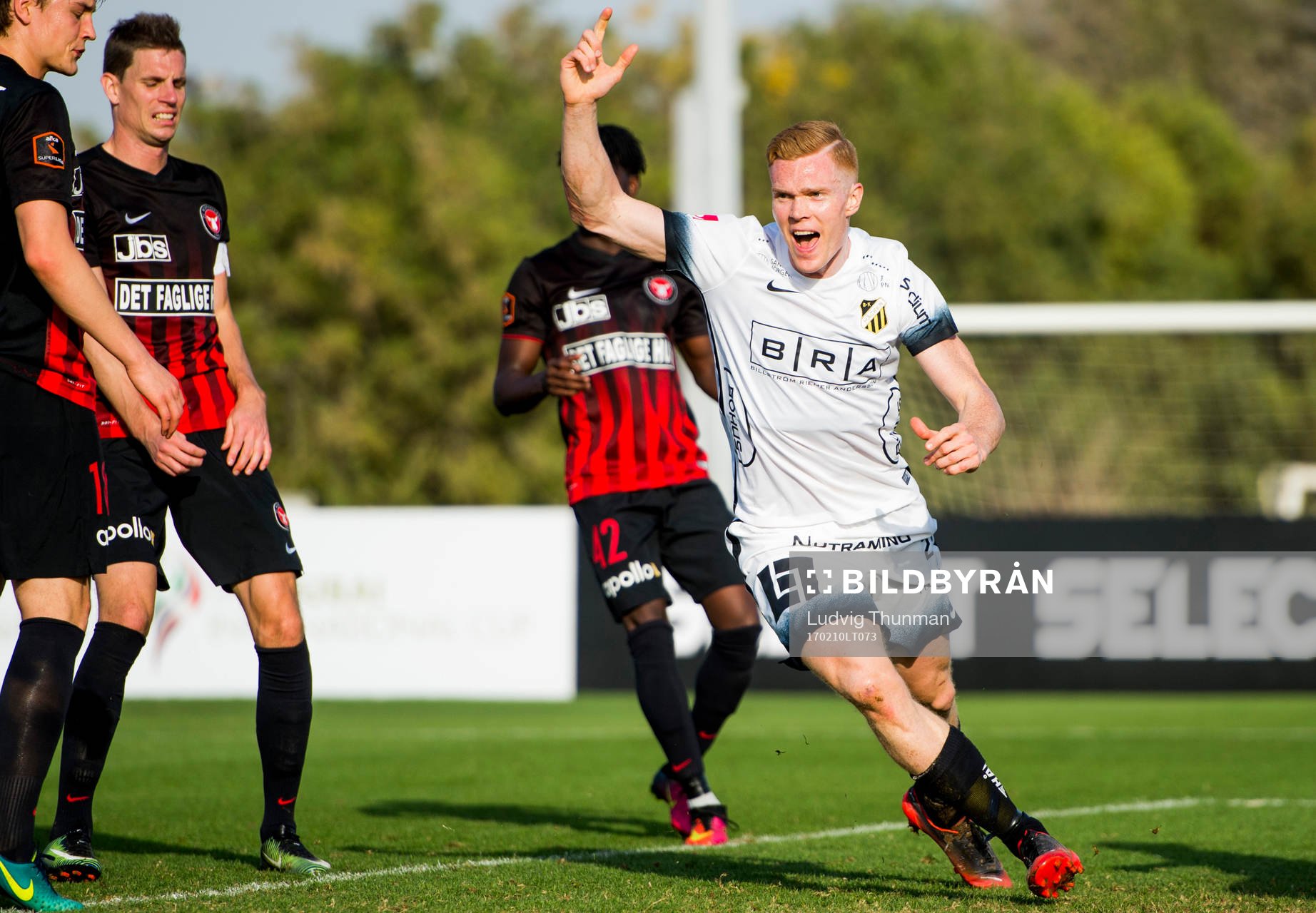 Häckens David Engström jublar