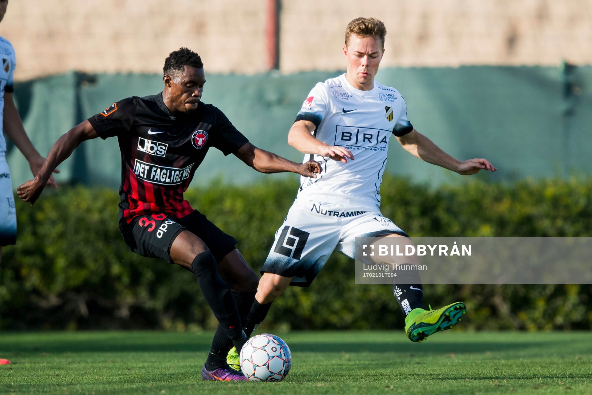 Midtjyllands Rilwan Hassan och Häckens Joel Andersson