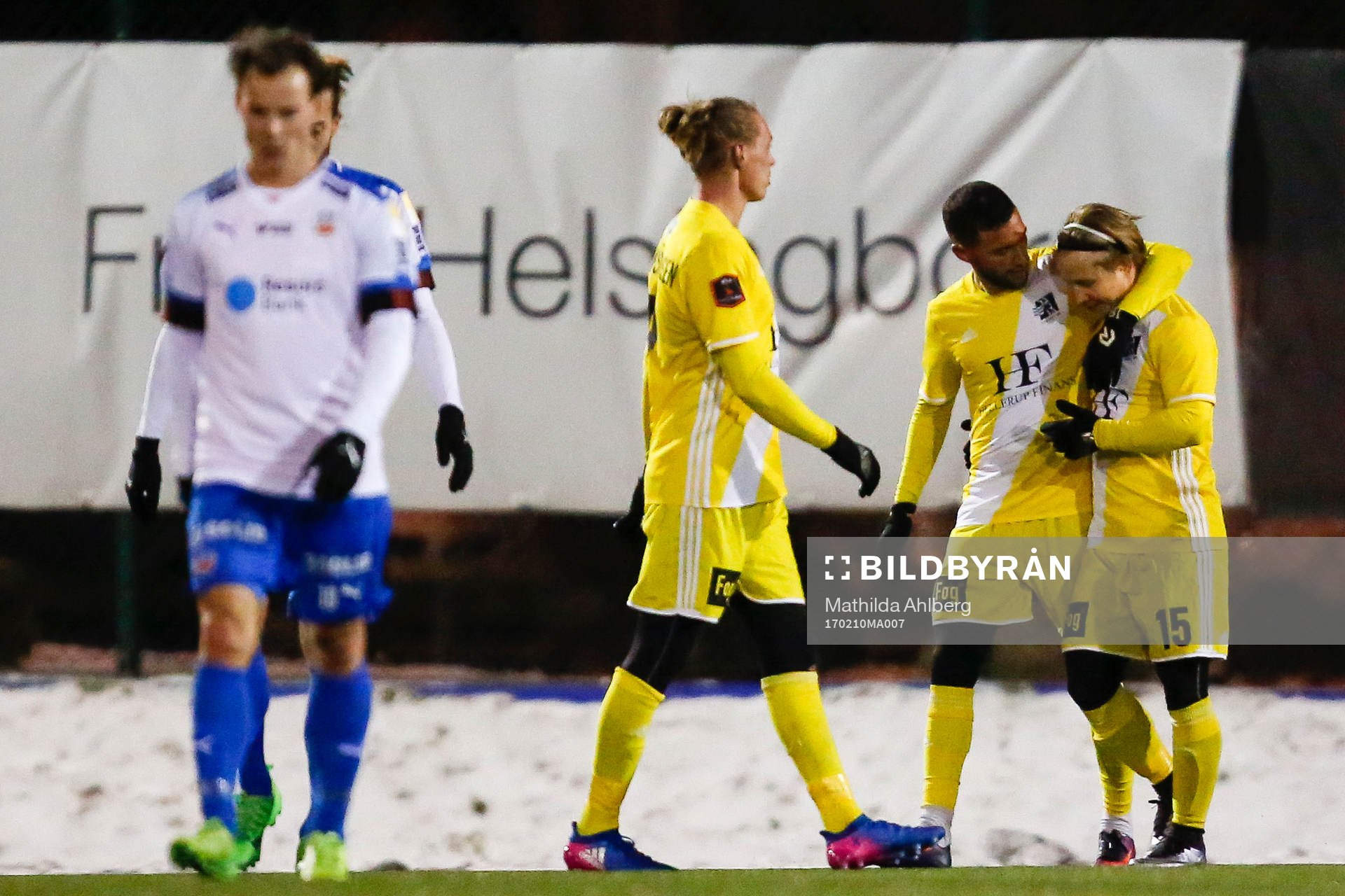 Lyngbys spelare jublar