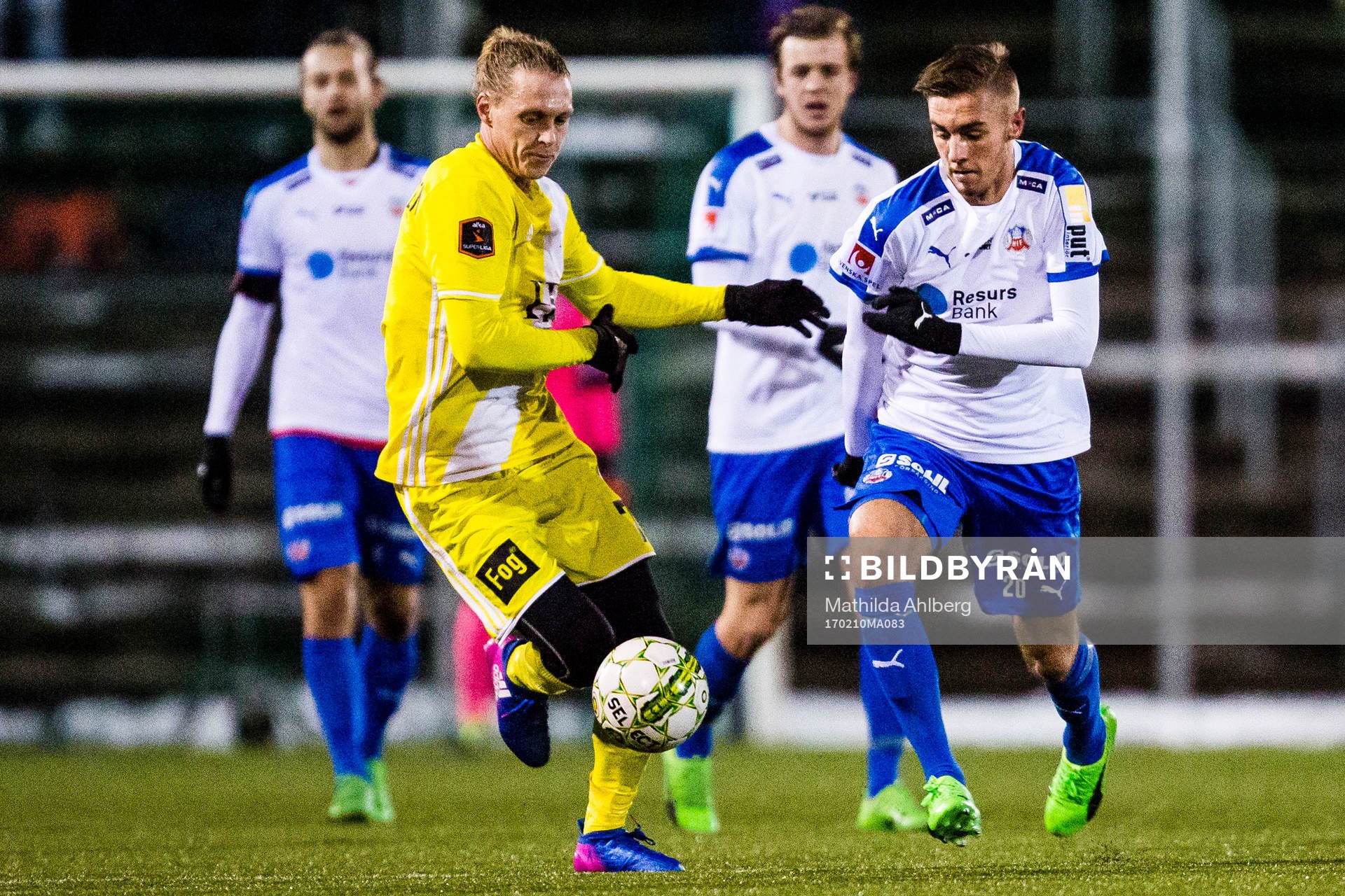 Lyngbys Jesper Christjansen och Helsingborgs Casper Seger under en träningsmatch i fotboll mellan Helsingborg och Lyngby den 10 februari 2017 i Helsingborg.